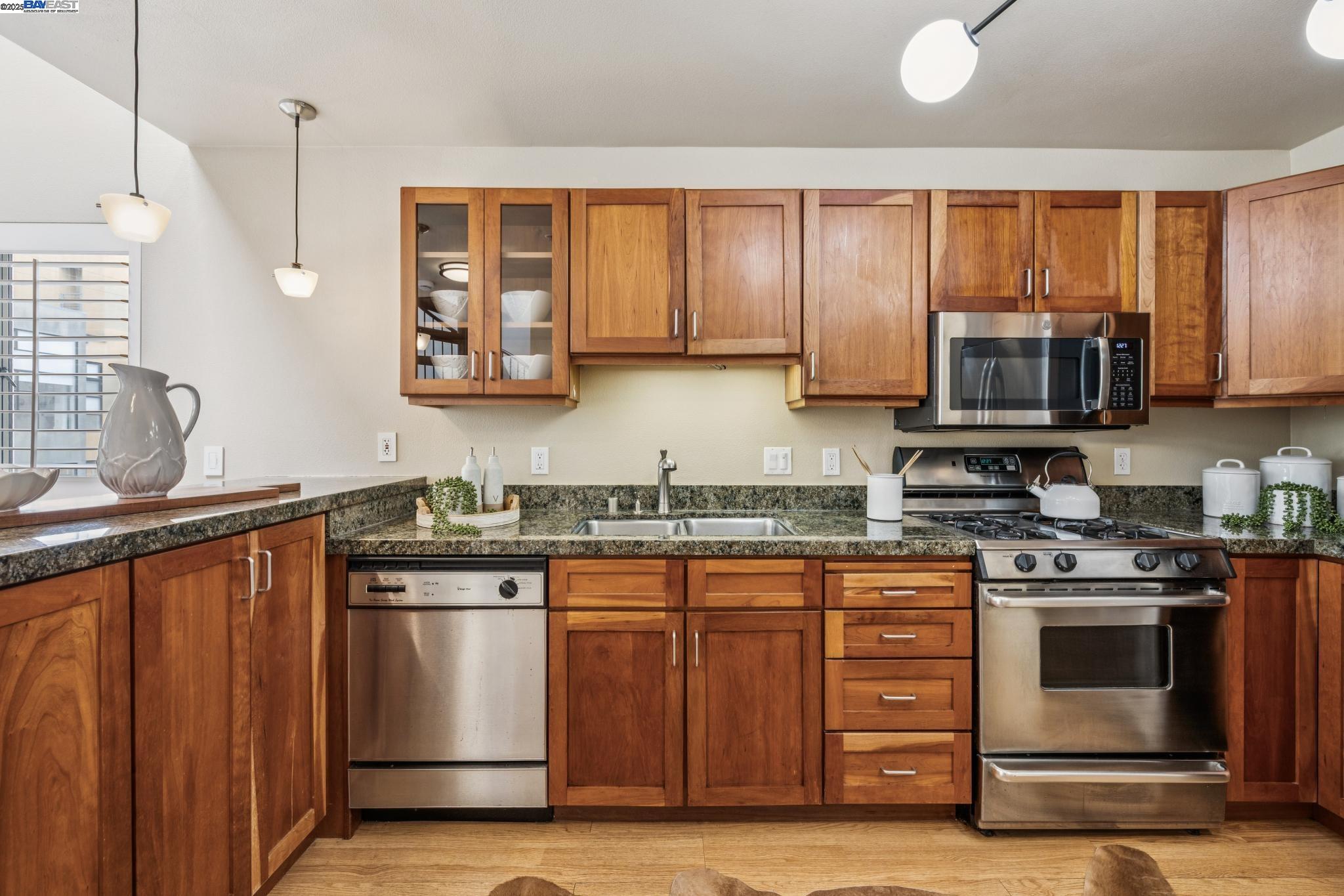 Detail Gallery Image 4 of 28 For 950 Harrison #223,  San Francisco,  CA 94107 - 1 Beds | 1/1 Baths