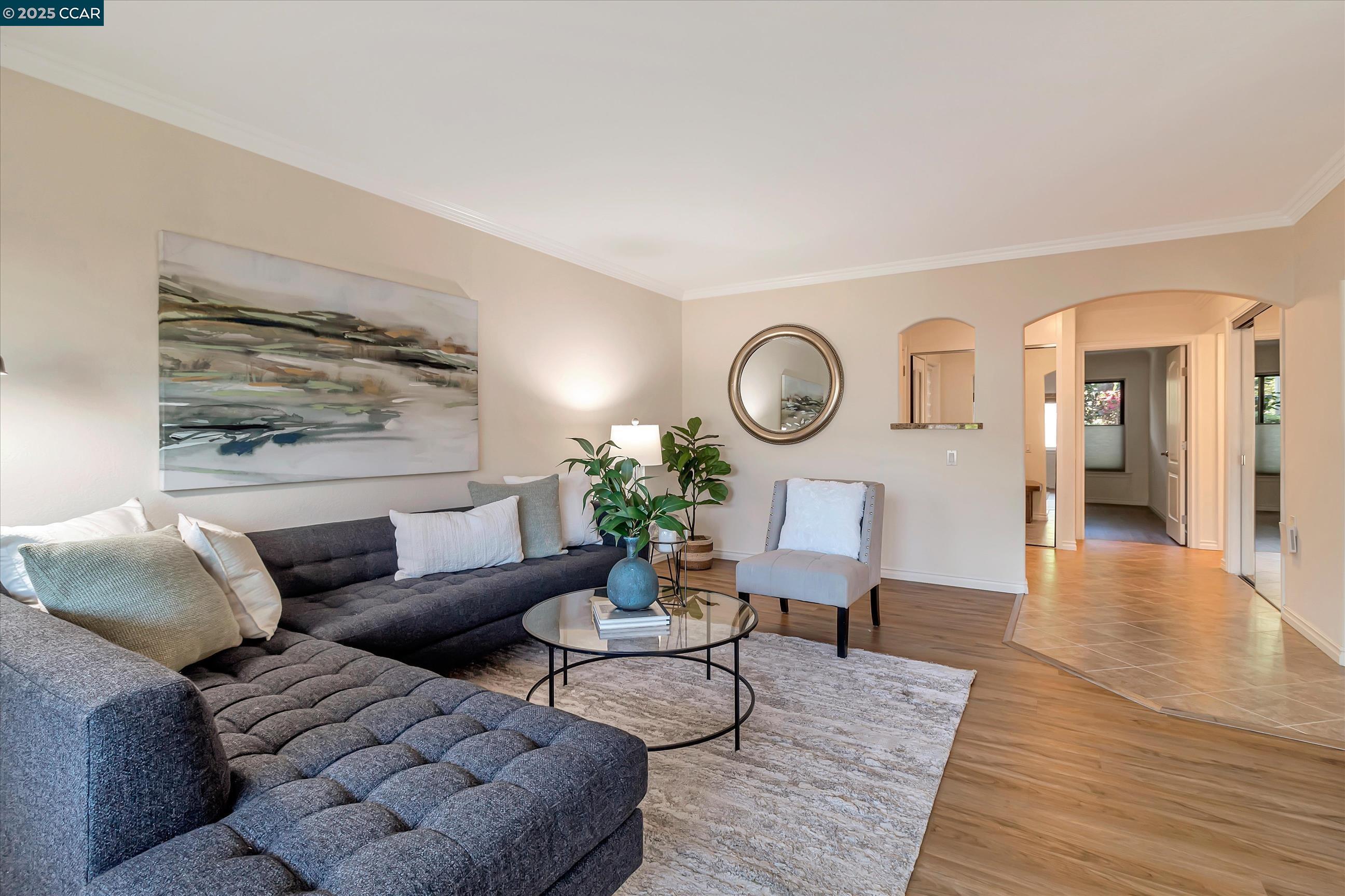 Photo #5: 41107711 Listing 