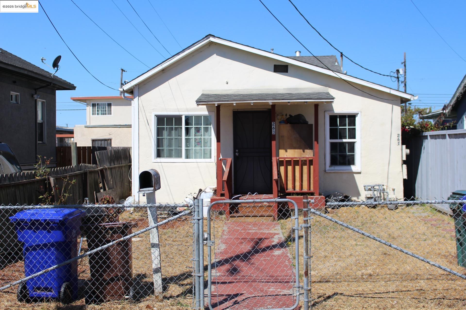 Detail Gallery Image 1 of 5 For 261 S 13th St, Richmond,  CA 94804 - 3 Beds | 2 Baths