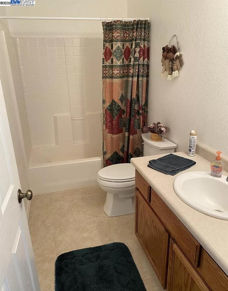Detail Gallery Image 10 of 20 For 18537 N Dome Ct, Groveland,  CA 95321 - 3 Beds | 3 Baths