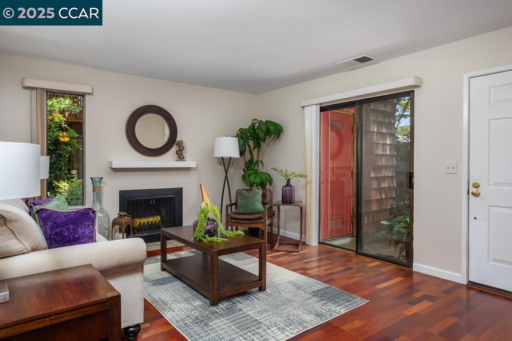 Photo #2: 41107726 Listing 