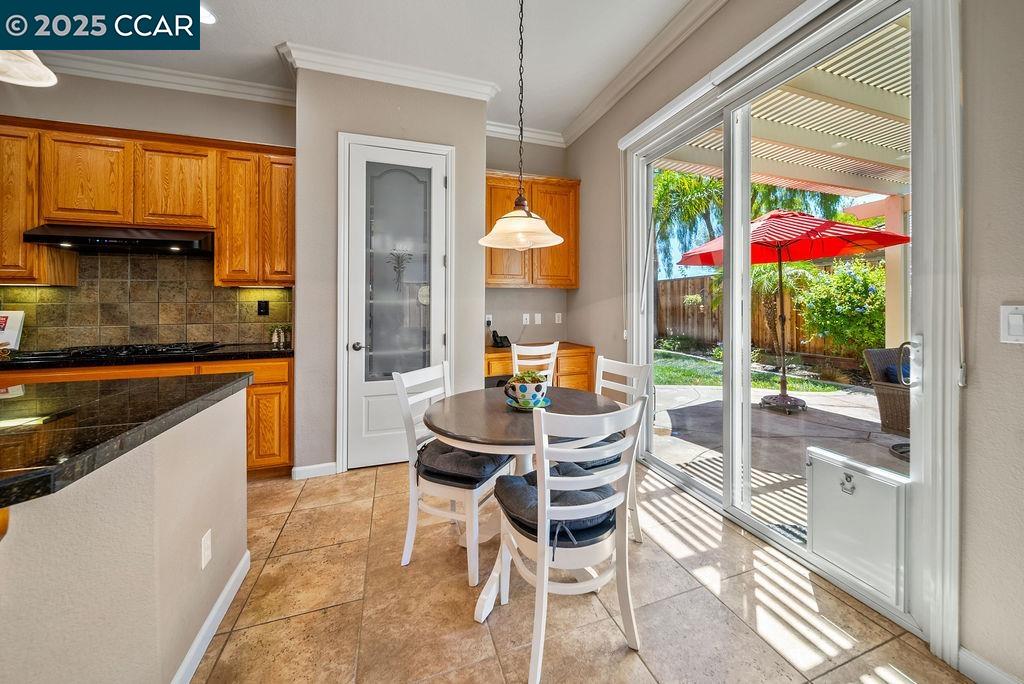 Detail Gallery Image 11 of 35 For 2078 Bridgeport Loop, Discovery Bay,  CA 94505 - 3 Beds | 2/1 Baths