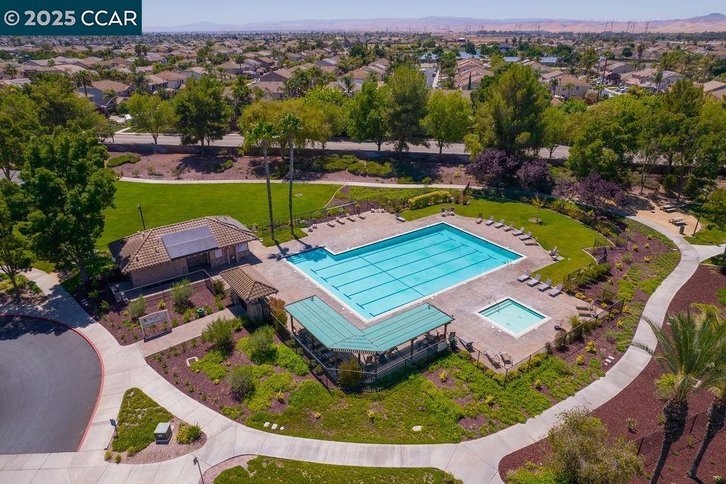 Detail Gallery Image 34 of 35 For 2078 Bridgeport Loop, Discovery Bay,  CA 94505 - 3 Beds | 2/1 Baths