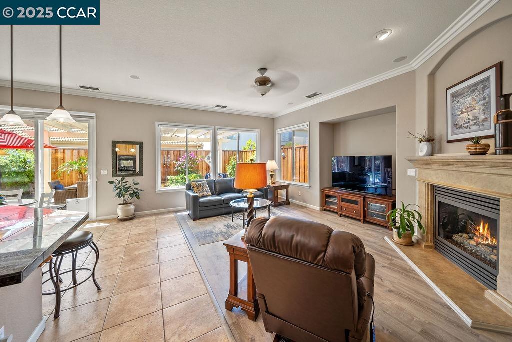 Detail Gallery Image 9 of 35 For 2078 Bridgeport Loop, Discovery Bay,  CA 94505 - 3 Beds | 2/1 Baths
