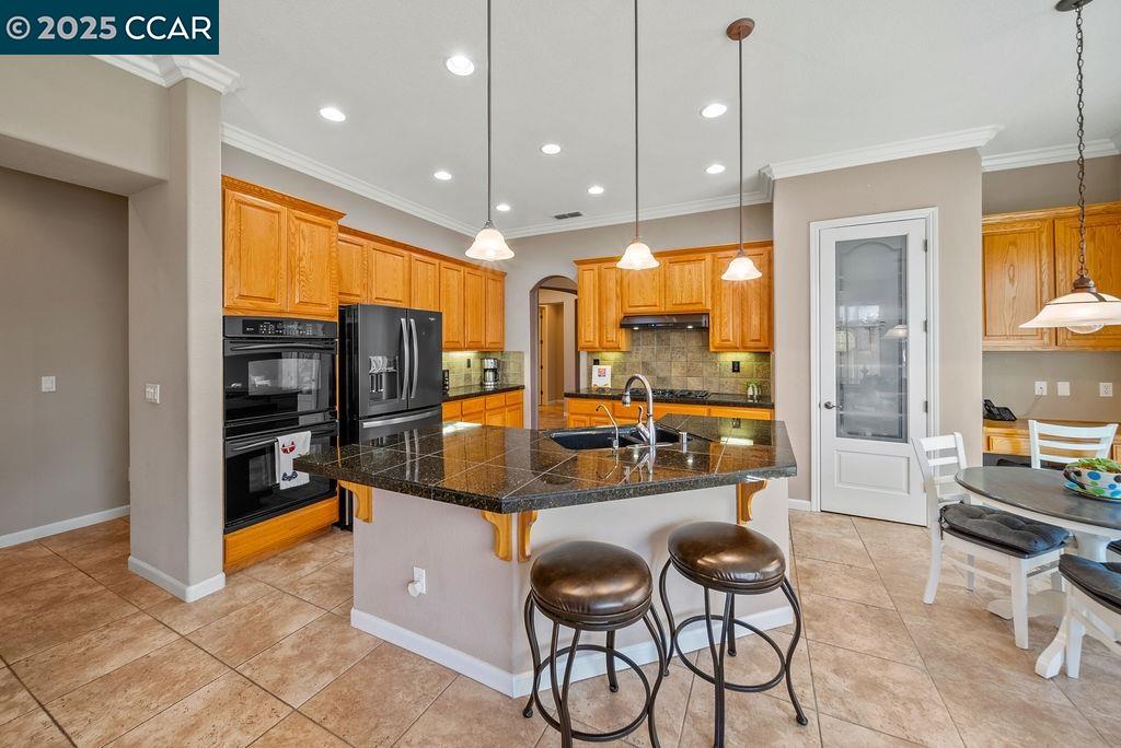 Detail Gallery Image 10 of 35 For 2078 Bridgeport Loop, Discovery Bay,  CA 94505 - 3 Beds | 2/1 Baths