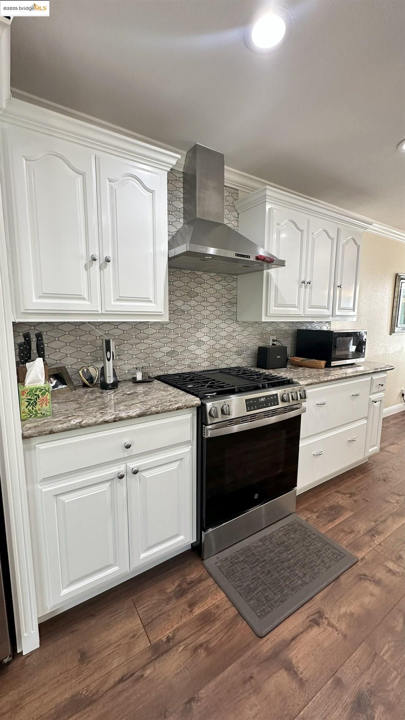 Photo #11: 41107728 Listing: Photo #11