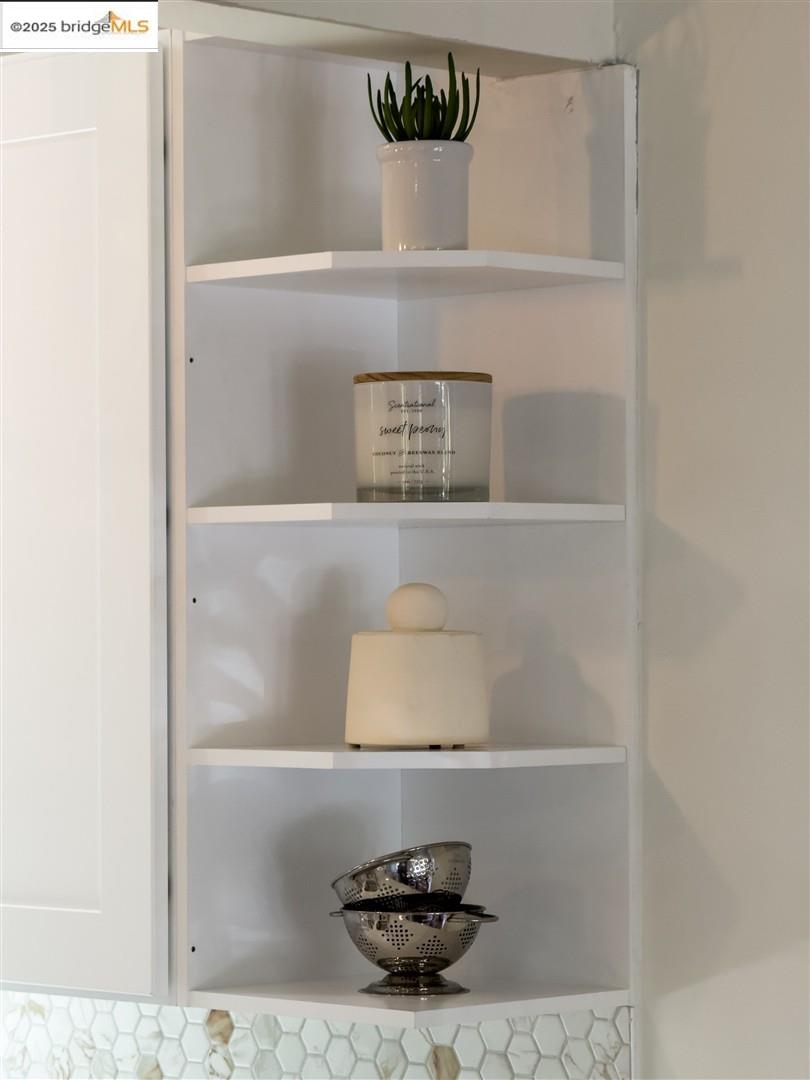 Detail Gallery Image 16 of 35 For 4207 Aqua Vista St, Oakland,  CA 94601 - 2 Beds | 1 Baths