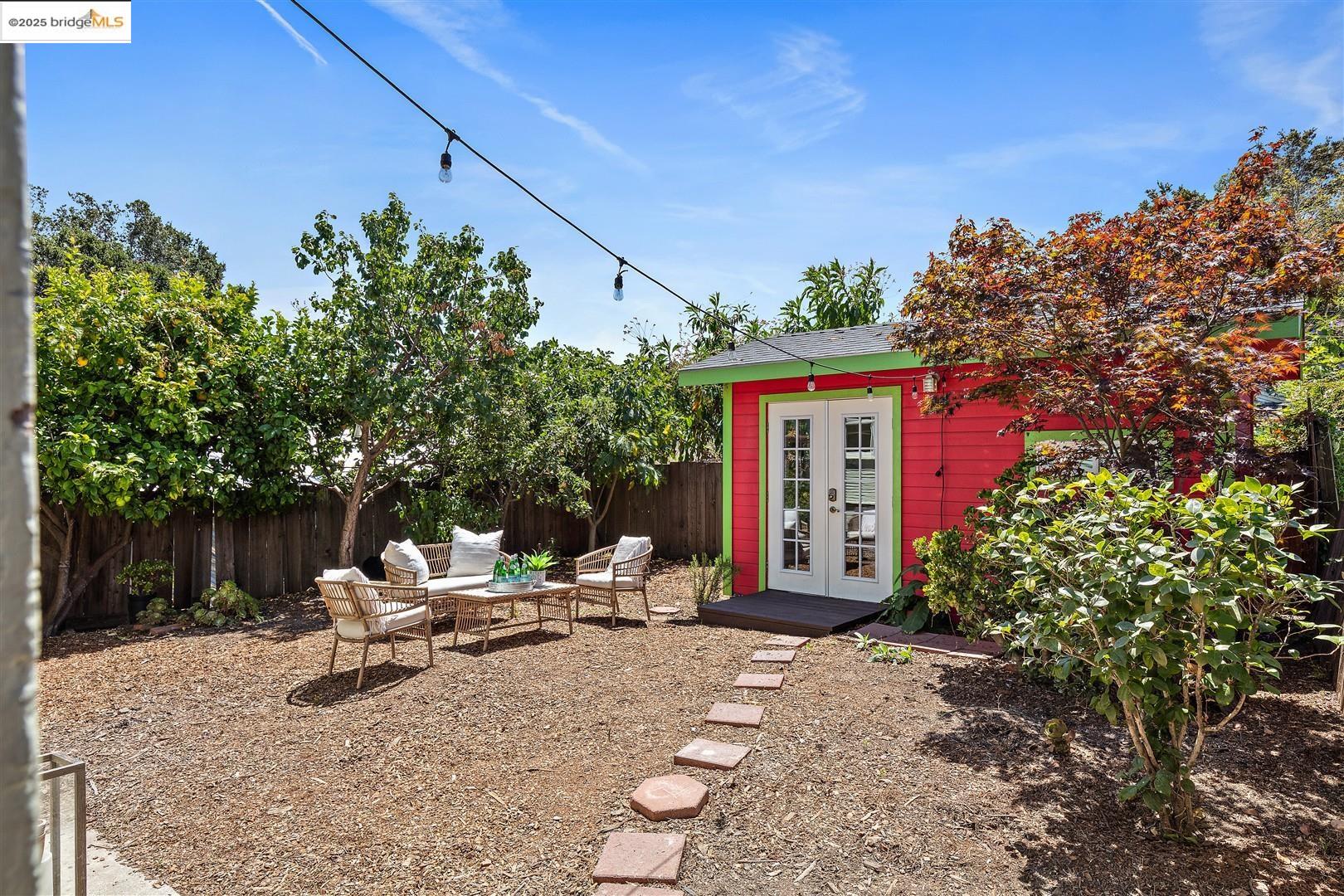 Detail Gallery Image 26 of 35 For 4207 Aqua Vista St, Oakland,  CA 94601 - 2 Beds | 1 Baths