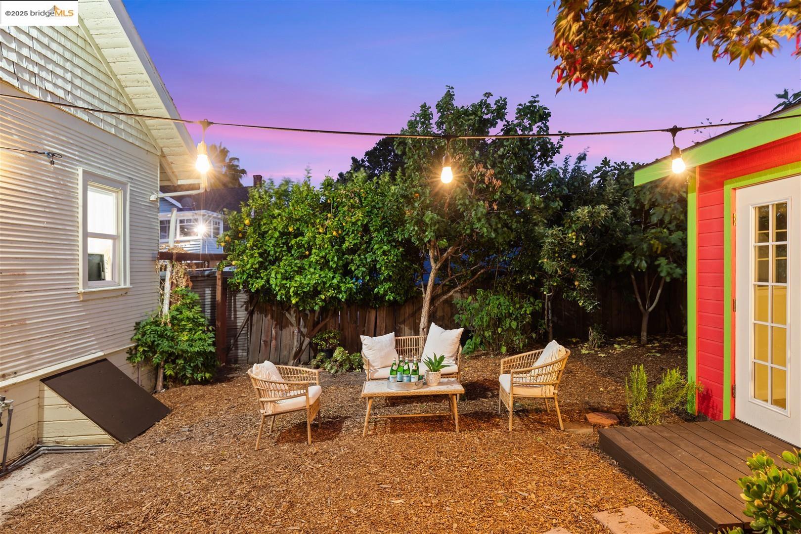 Detail Gallery Image 27 of 35 For 4207 Aqua Vista St, Oakland,  CA 94601 - 2 Beds | 1 Baths