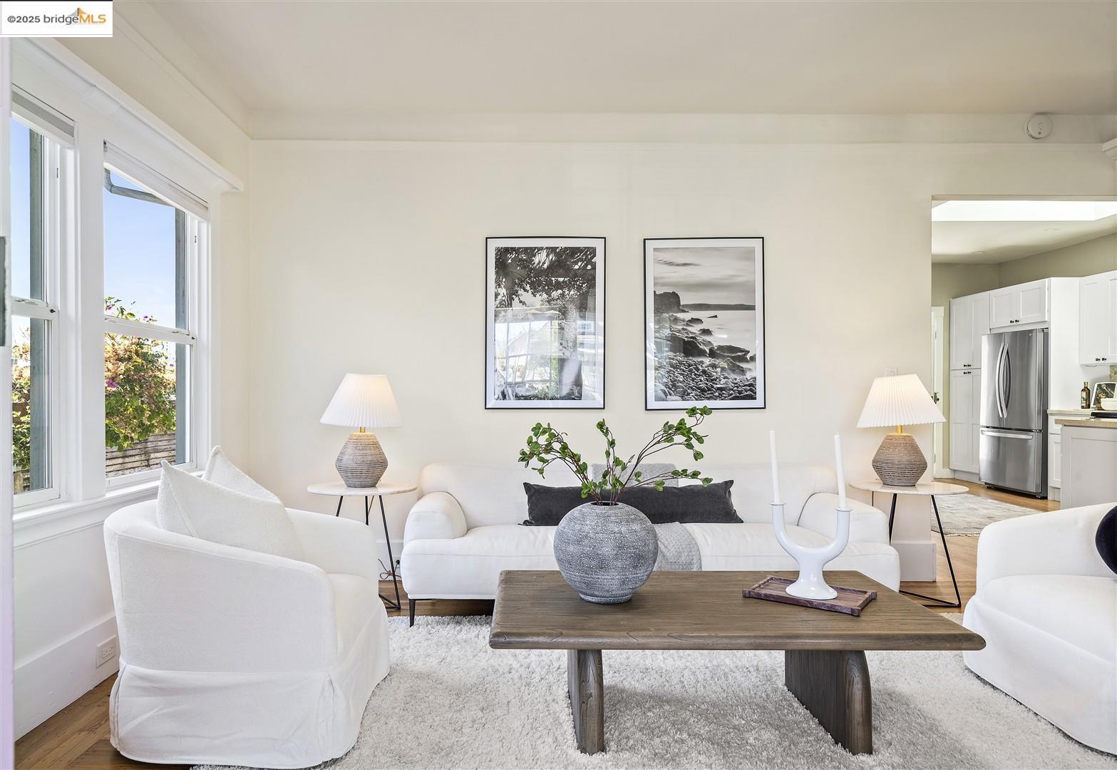 Detail Gallery Image 5 of 35 For 4207 Aqua Vista St, Oakland,  CA 94601 - 2 Beds | 1 Baths