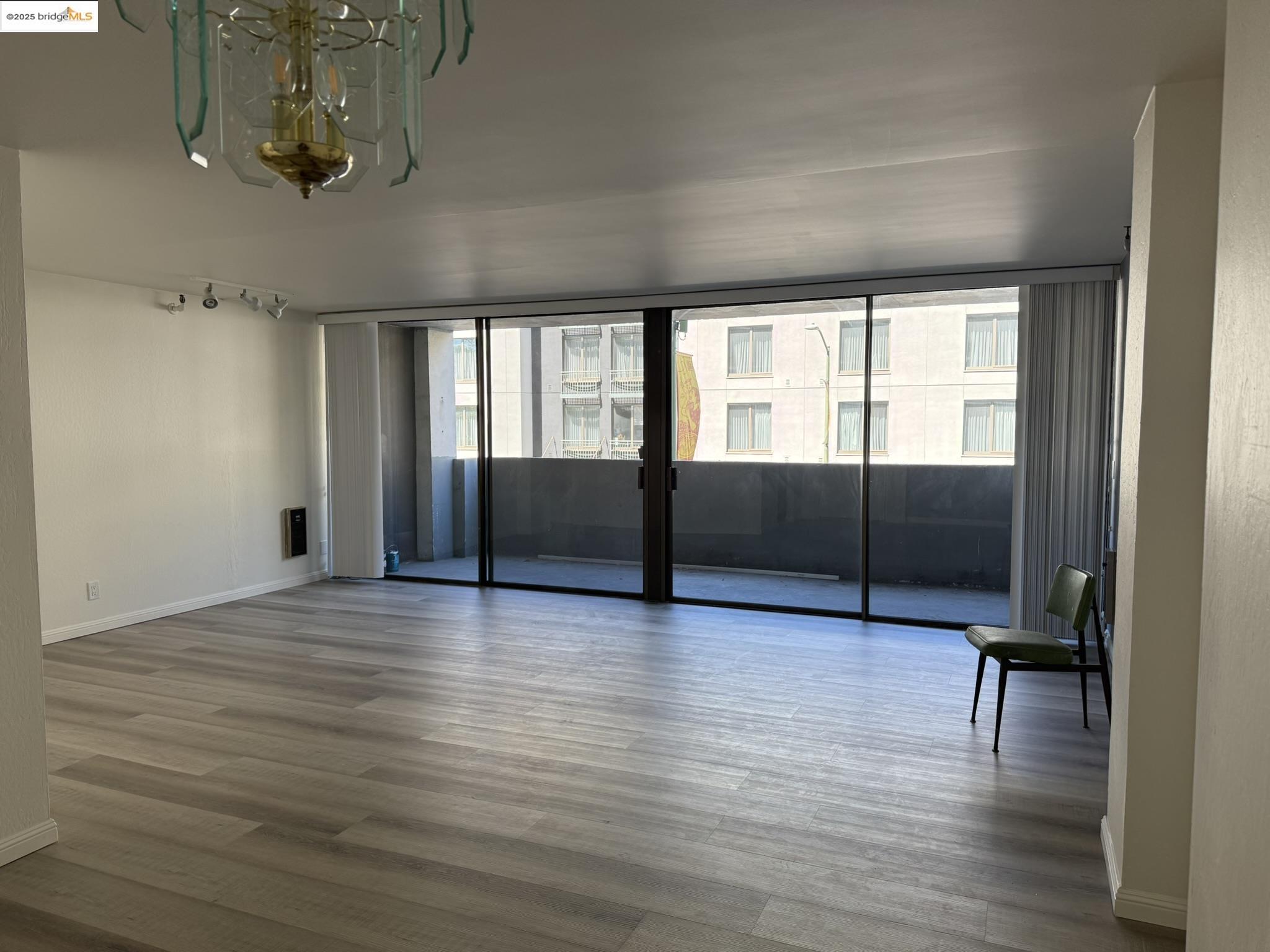 Photo #2: 41107731 Listing 