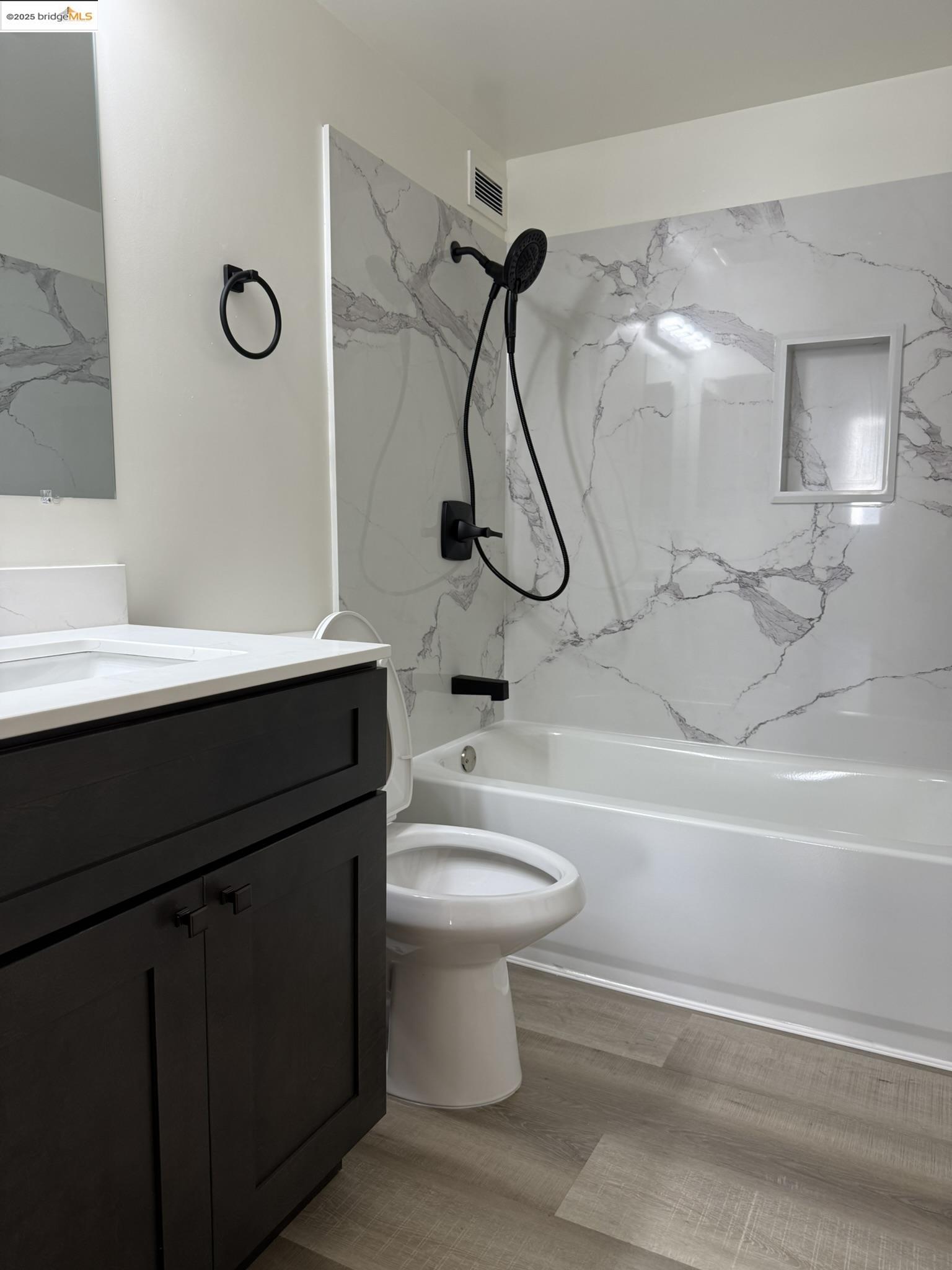 Photo #13: 41107731 Listing: Photo #13