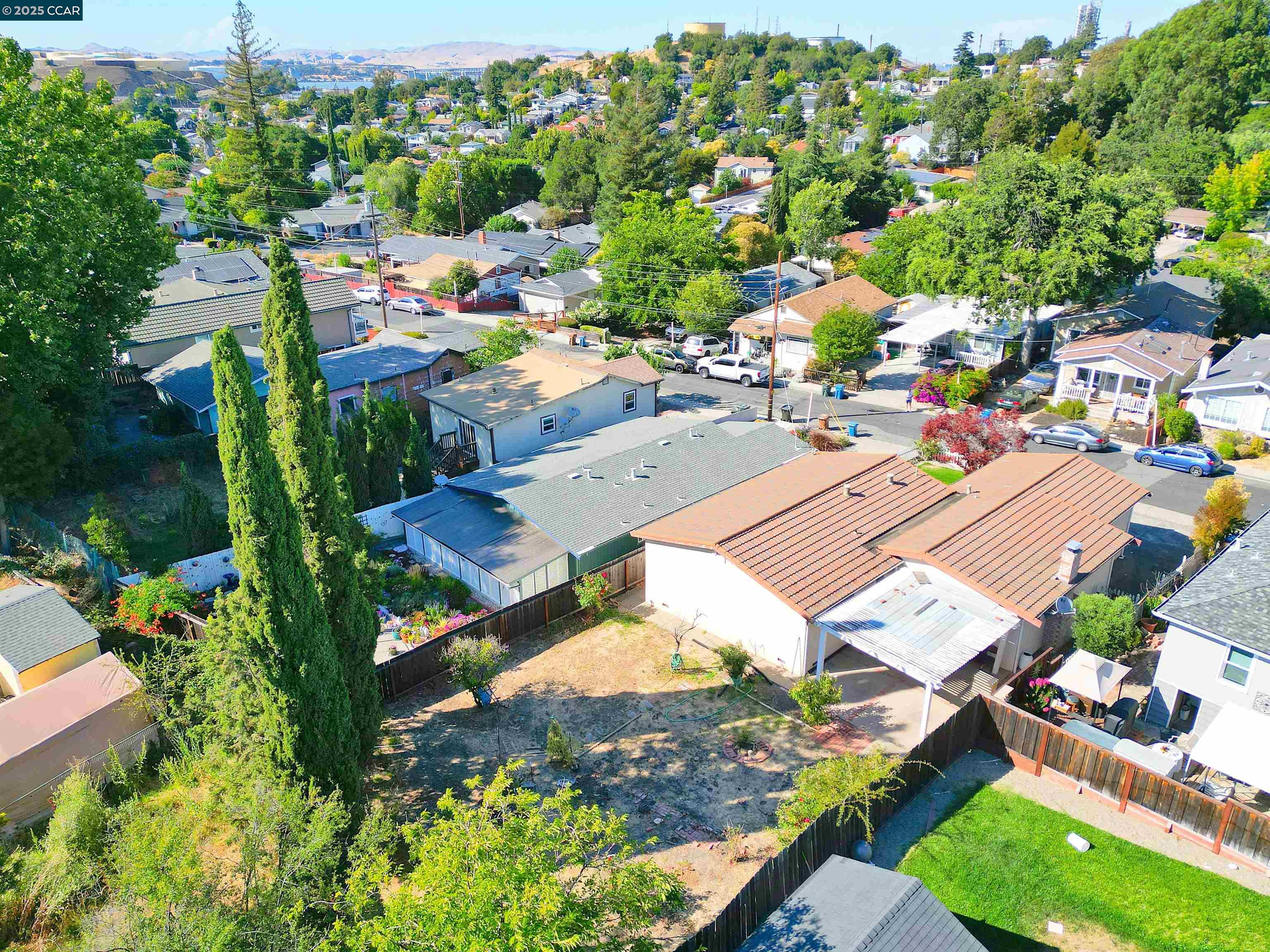 Detail Gallery Image 11 of 48 For 2156 Monterey Avenue, Martinez,  CA 94553-2722 - 3 Beds | 2 Baths