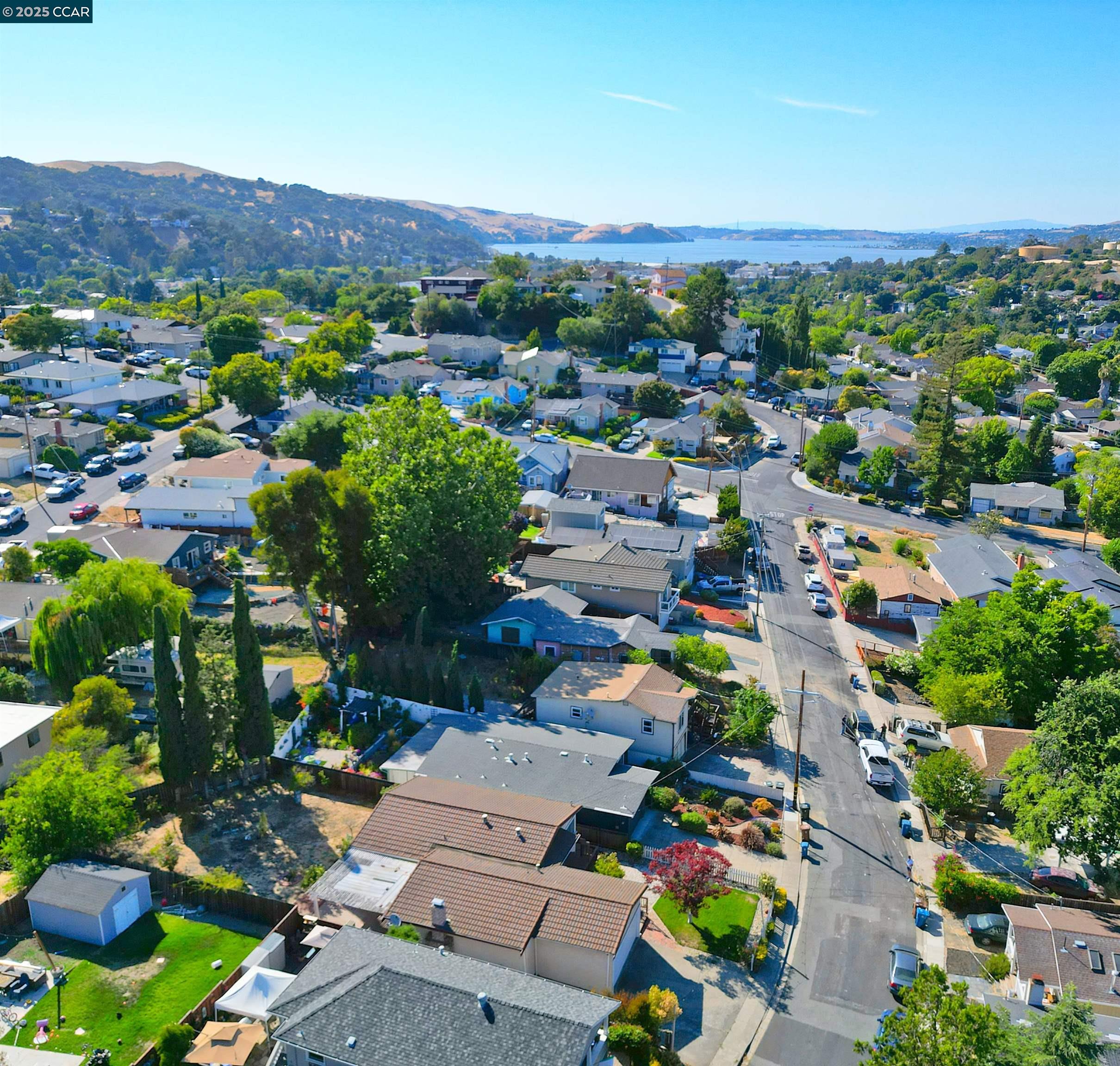 Detail Gallery Image 16 of 48 For 2156 Monterey Avenue, Martinez,  CA 94553-2722 - 3 Beds | 2 Baths