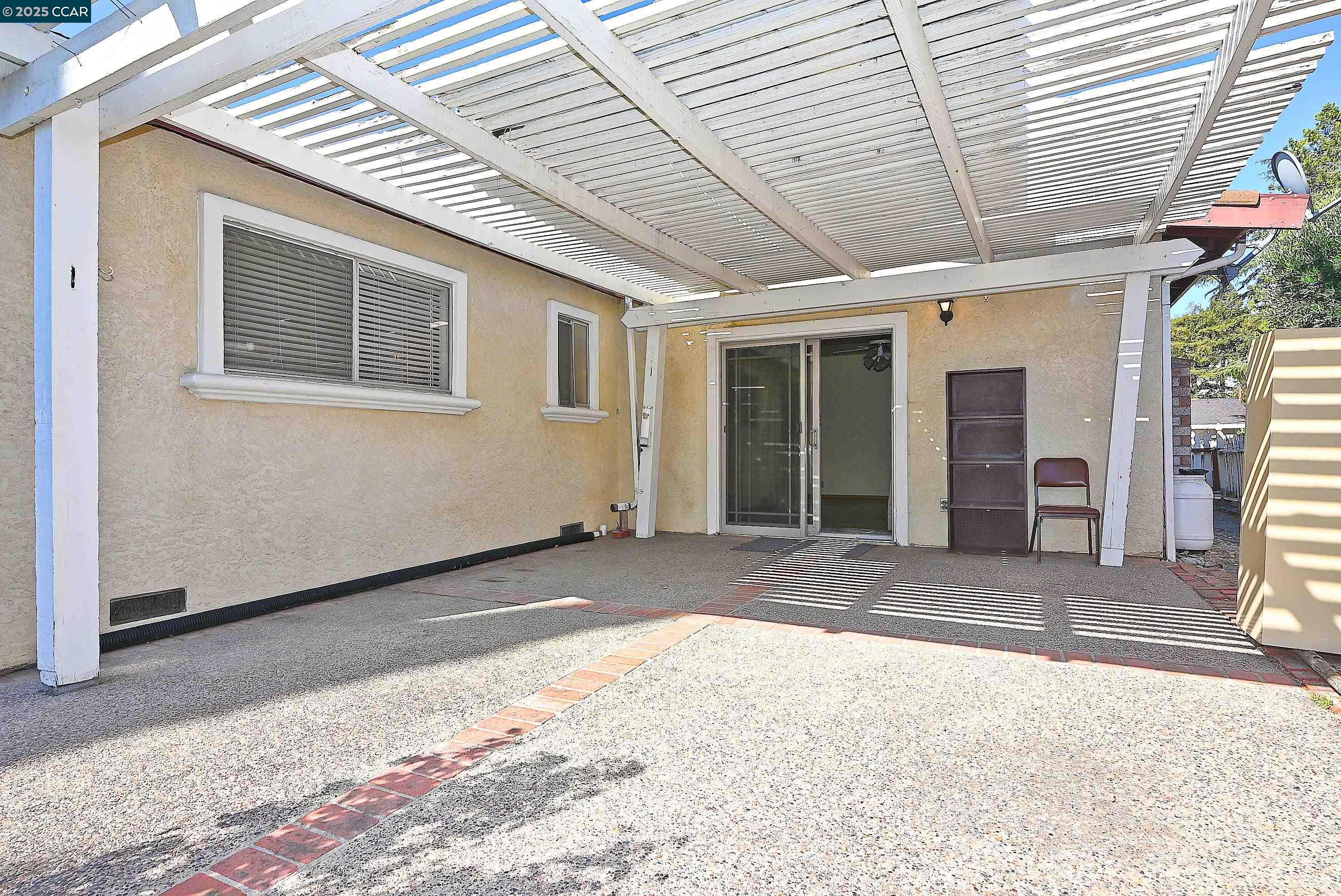 Detail Gallery Image 25 of 48 For 2156 Monterey Avenue, Martinez,  CA 94553-2722 - 3 Beds | 2 Baths