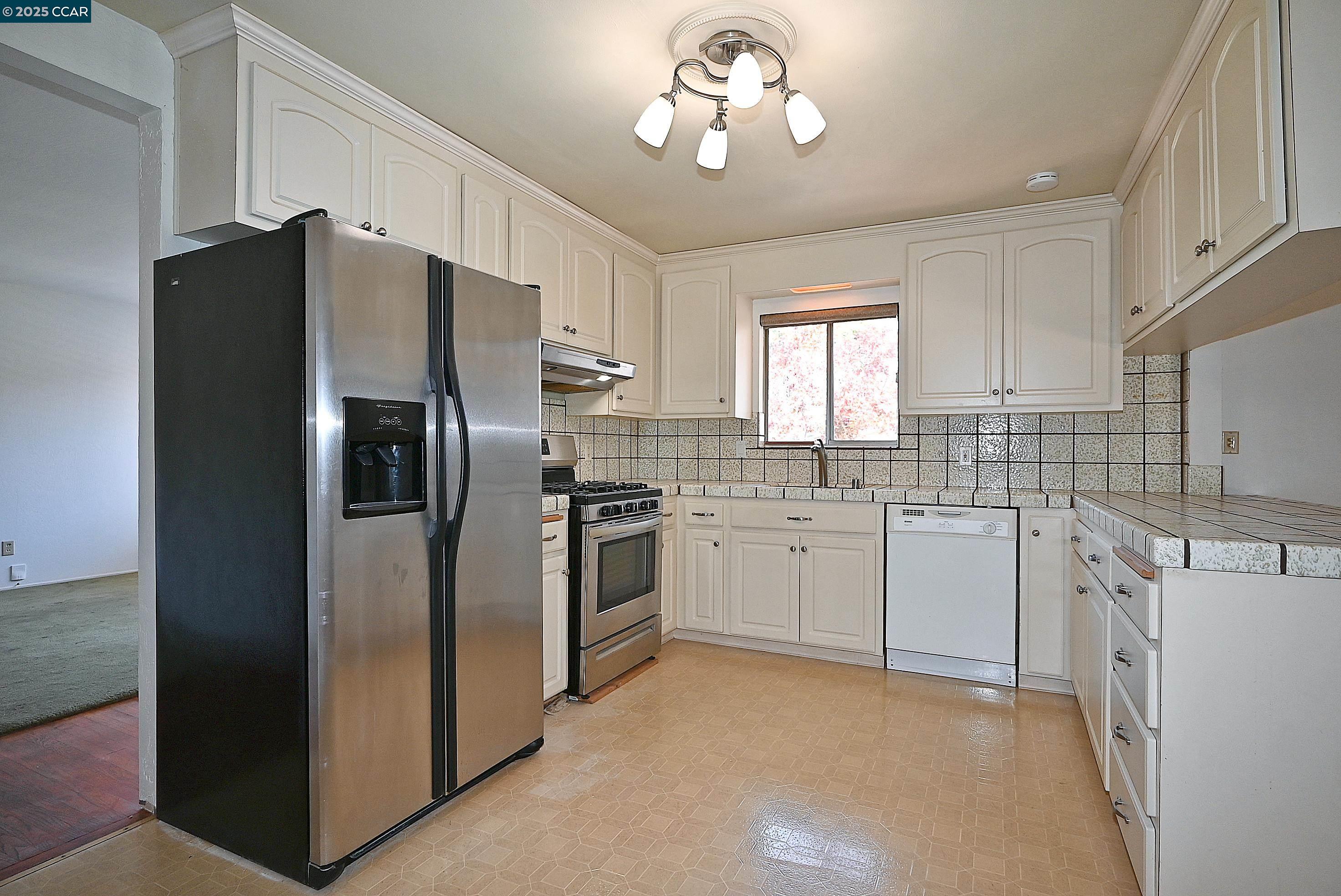 Detail Gallery Image 31 of 48 For 2156 Monterey Avenue, Martinez,  CA 94553-2722 - 3 Beds | 2 Baths