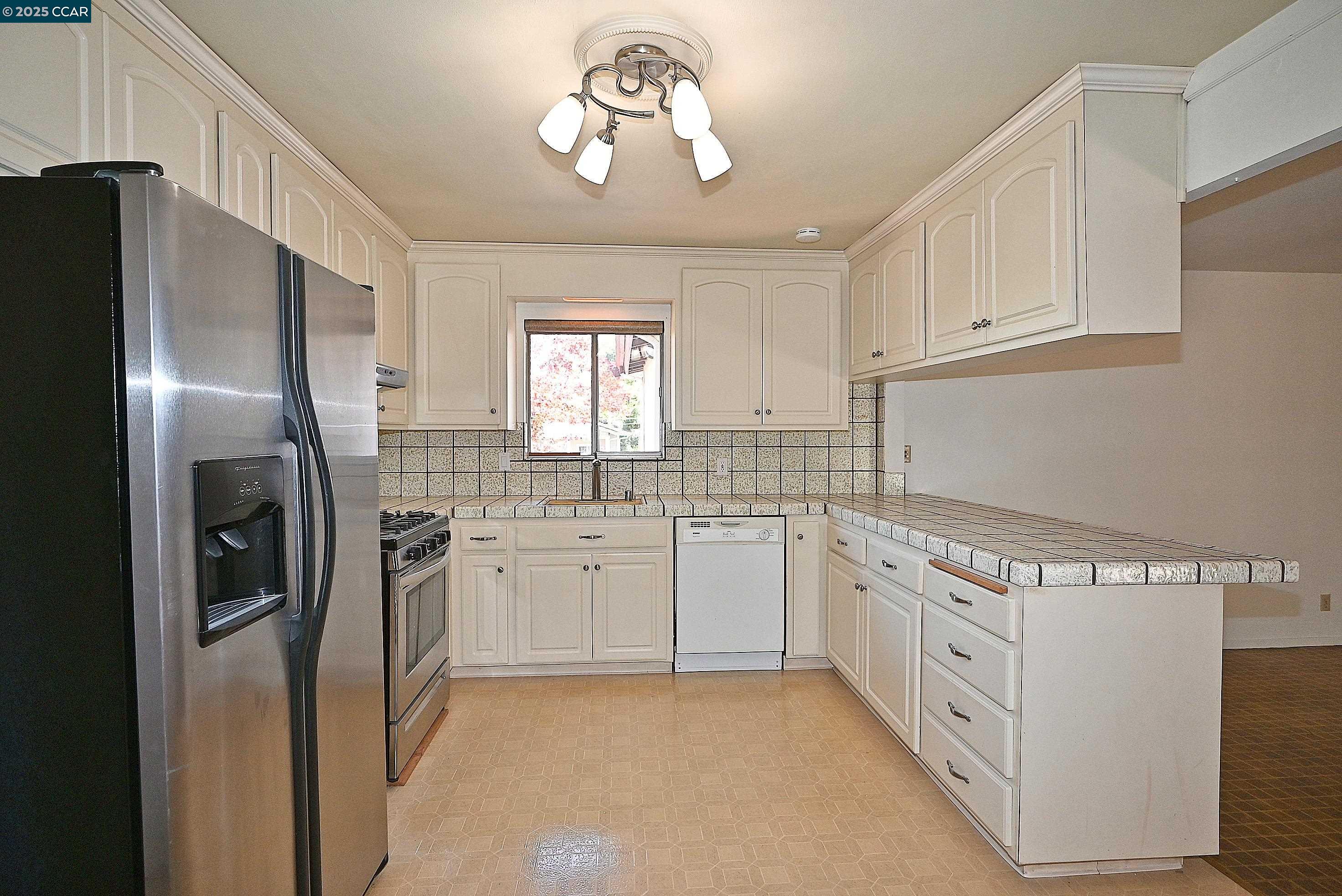Detail Gallery Image 32 of 48 For 2156 Monterey Avenue, Martinez,  CA 94553-2722 - 3 Beds | 2 Baths