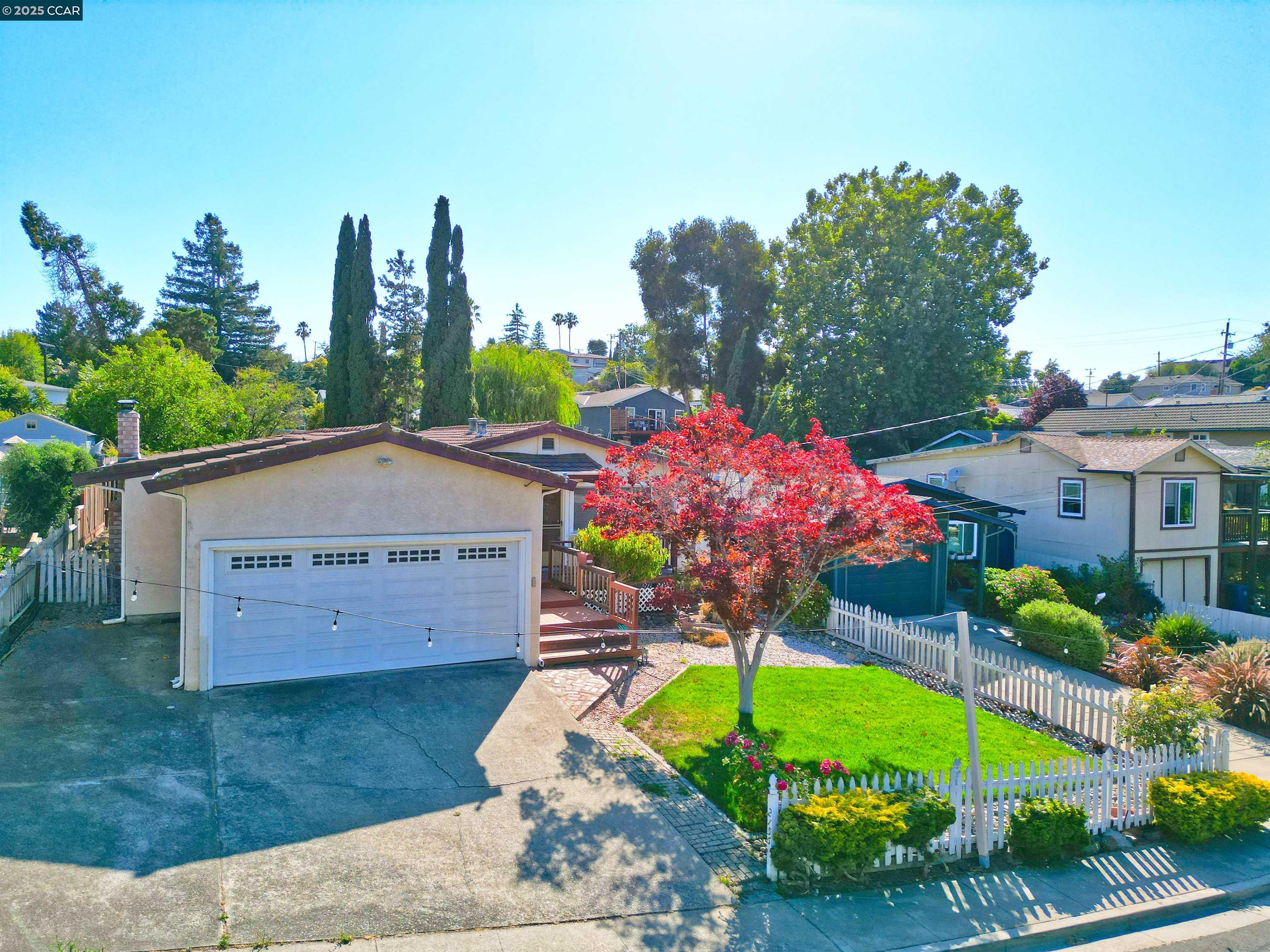 Detail Gallery Image 8 of 48 For 2156 Monterey Avenue, Martinez,  CA 94553-2722 - 3 Beds | 2 Baths