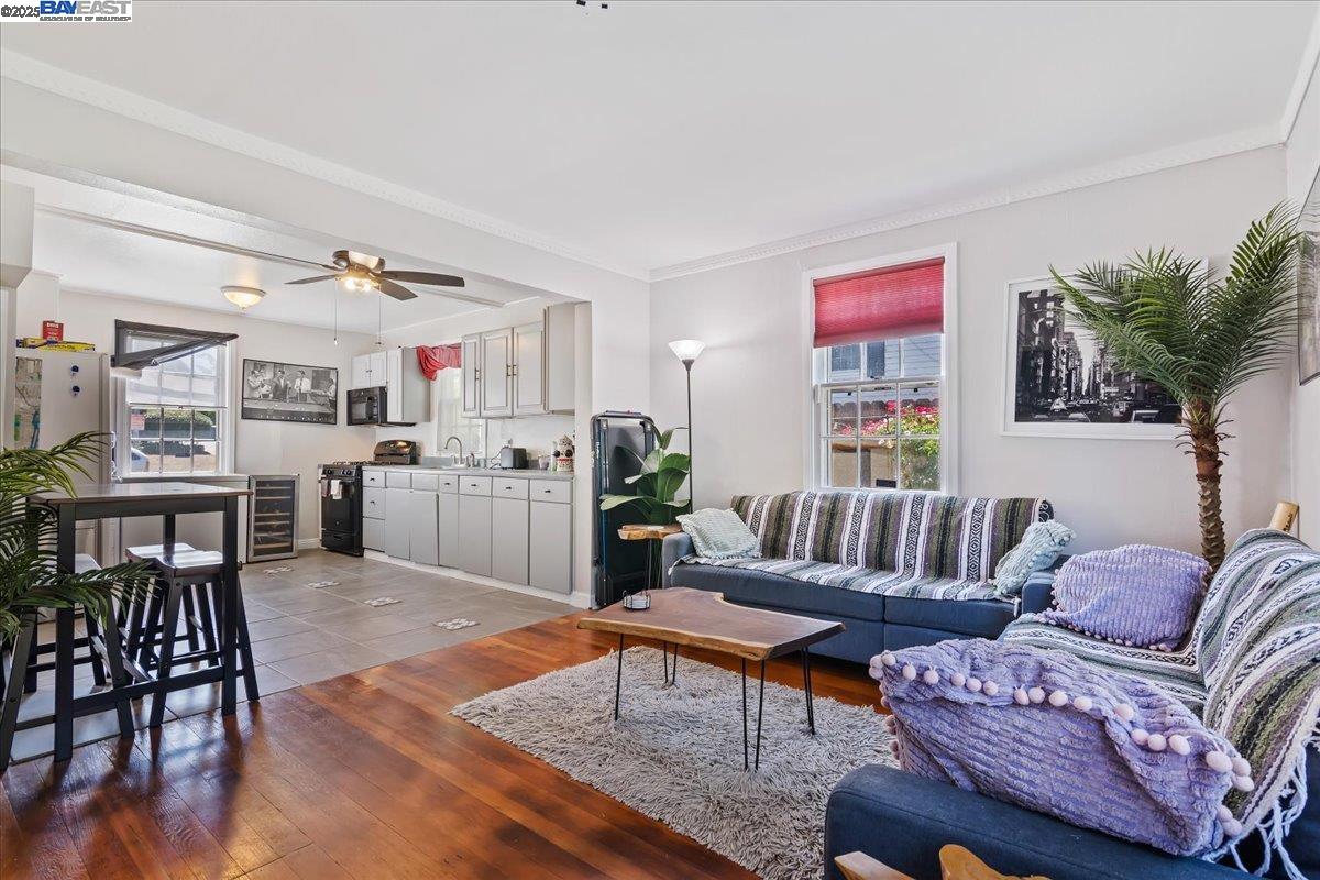 Detail Gallery Image 4 of 17 For 44 Parrott St, Vallejo,  CA 94590 - 3 Beds | 1/1 Baths
