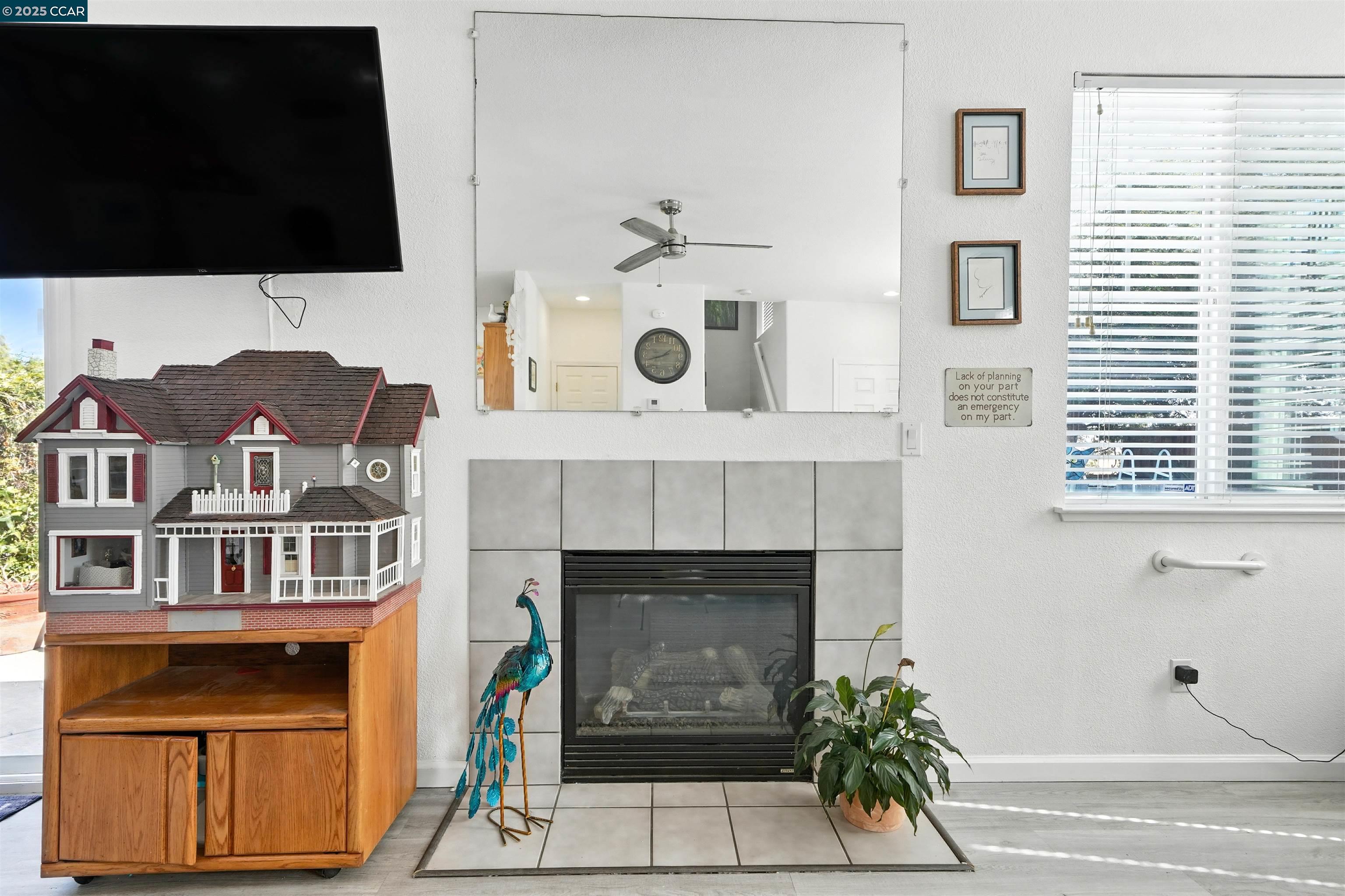 Detail Gallery Image 5 of 21 For 406 Cape May Ct, Pittsburg,  CA 94565 - 3 Beds | 2/1 Baths