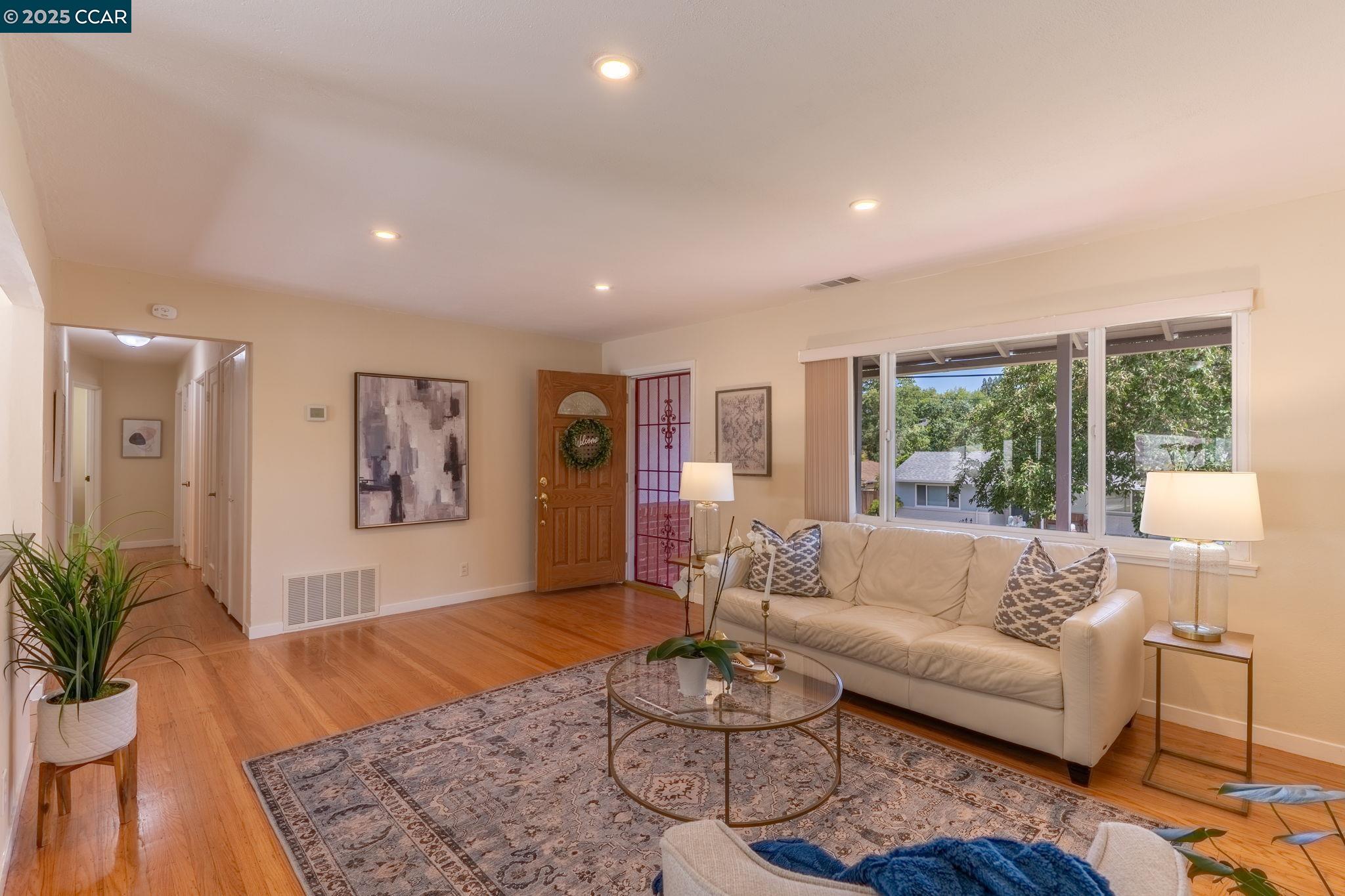 Detail Gallery Image 6 of 35 For 3215 Camino Colorados, Lafayette,  CA 94549 - 3 Beds | 2 Baths