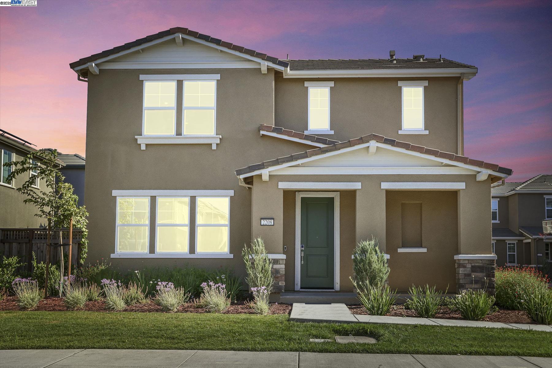 Detail Gallery Image 1 of 45 For 2208 Daimler St, Lathrop,  CA 95330 - 3 Beds | 2/1 Baths