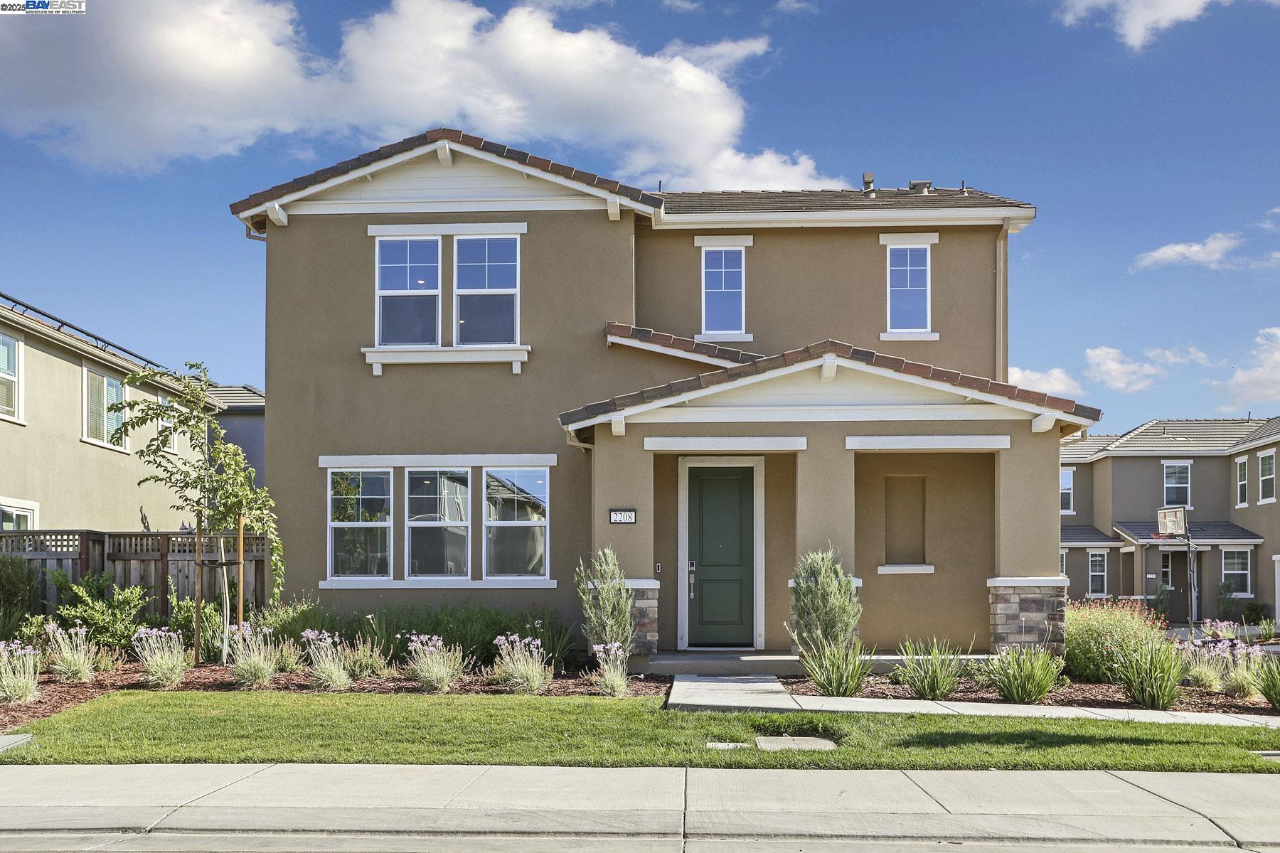 Detail Gallery Image 13 of 45 For 2208 Daimler St, Lathrop,  CA 95330 - 3 Beds | 2/1 Baths