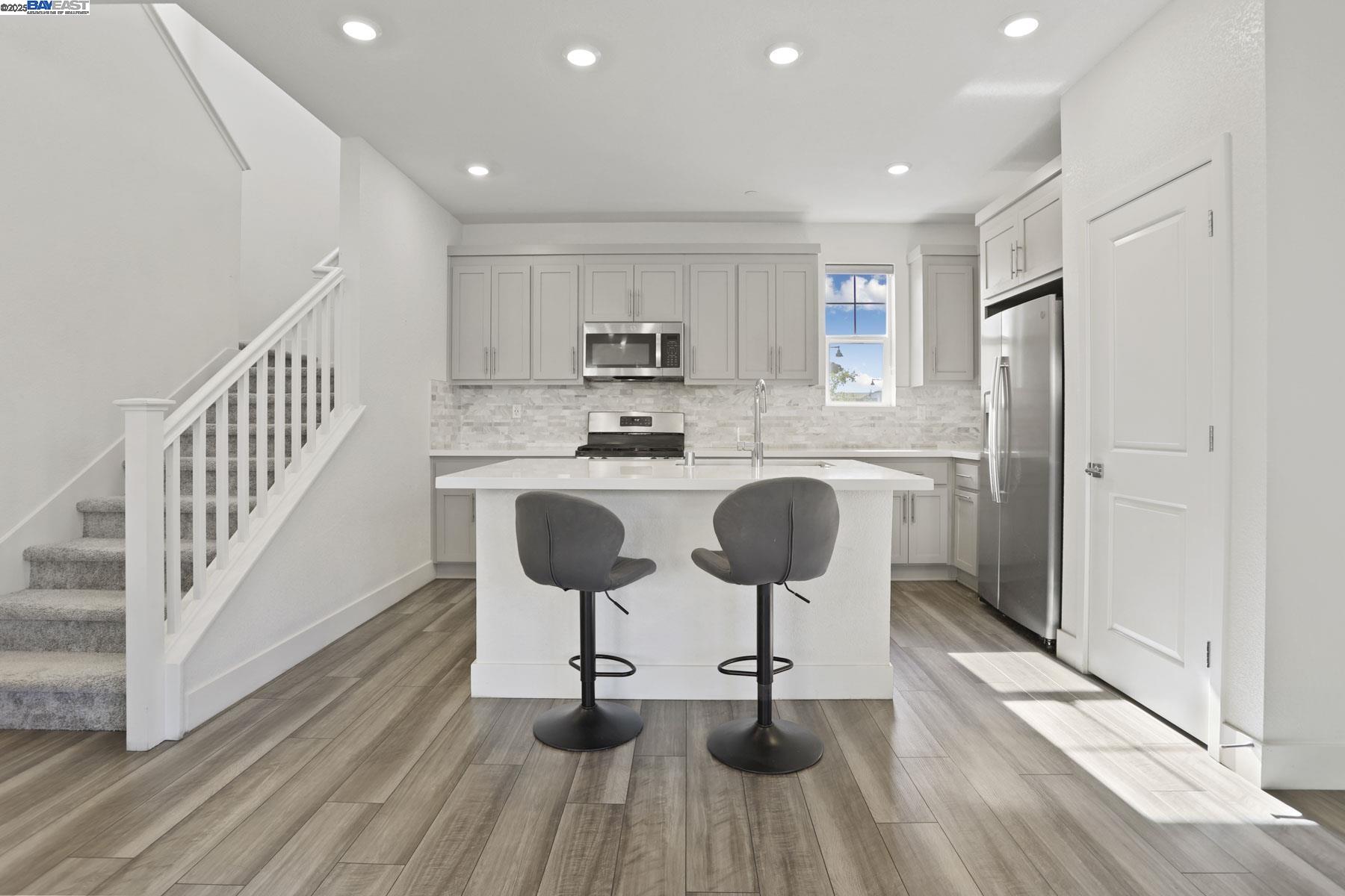 Detail Gallery Image 22 of 45 For 2208 Daimler St, Lathrop,  CA 95330 - 3 Beds | 2/1 Baths
