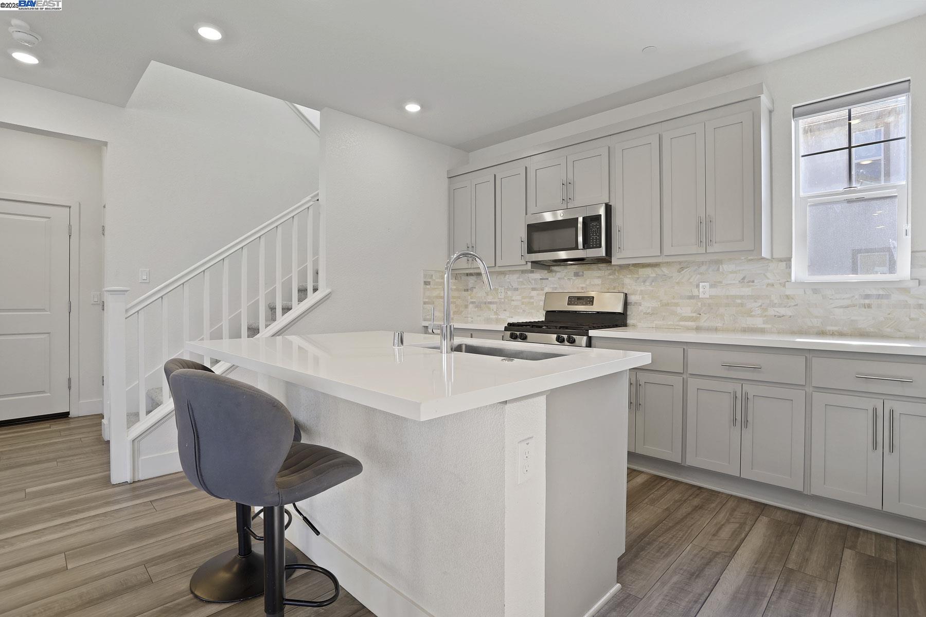 Detail Gallery Image 26 of 45 For 2208 Daimler St, Lathrop,  CA 95330 - 3 Beds | 2/1 Baths