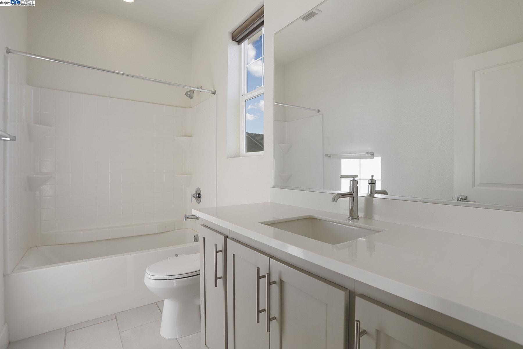 Detail Gallery Image 30 of 45 For 2208 Daimler St, Lathrop,  CA 95330 - 3 Beds | 2/1 Baths