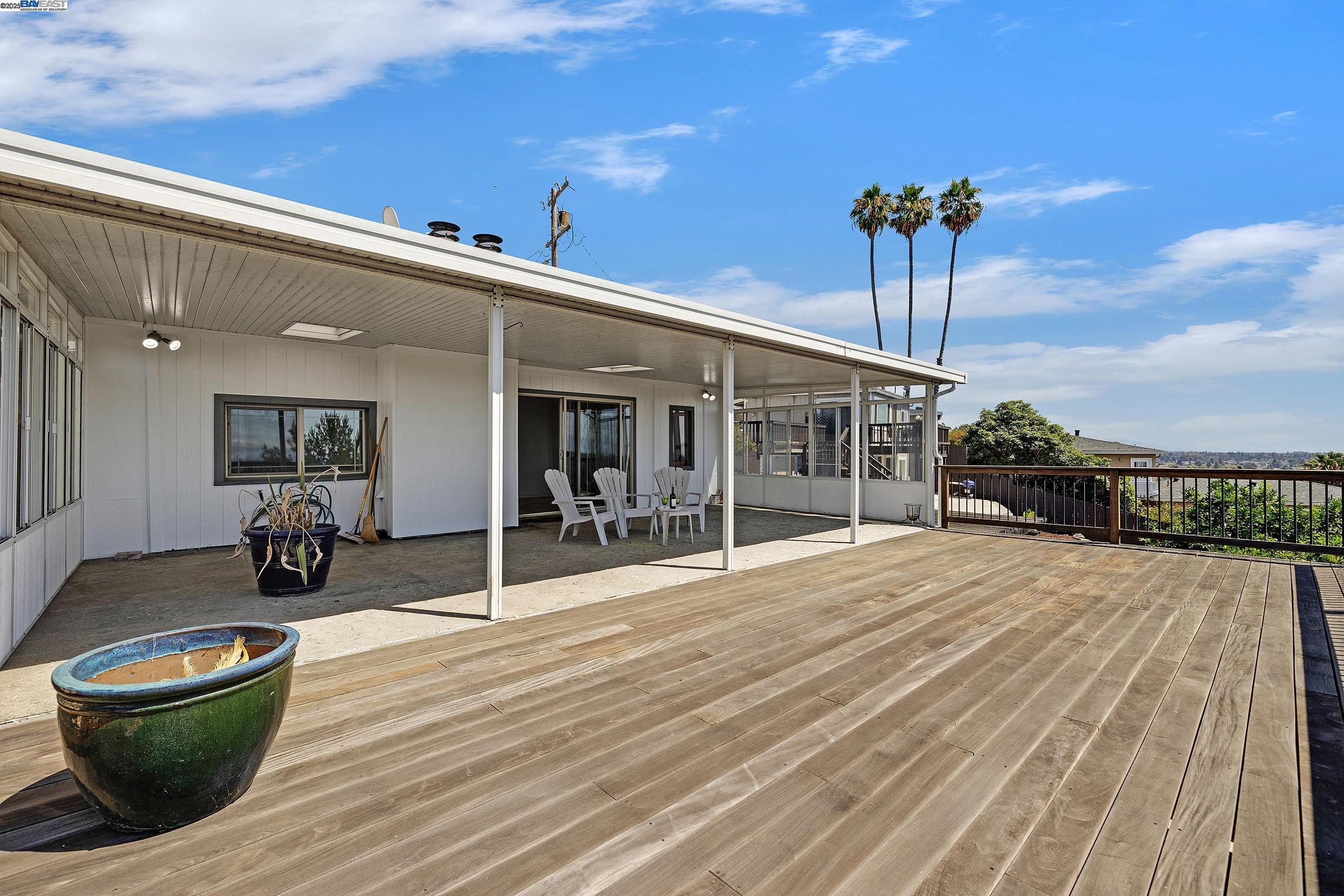 Detail Gallery Image 25 of 34 For 1939 Placer Dr, San Leandro,  CA 94578 - 2 Beds | 2 Baths