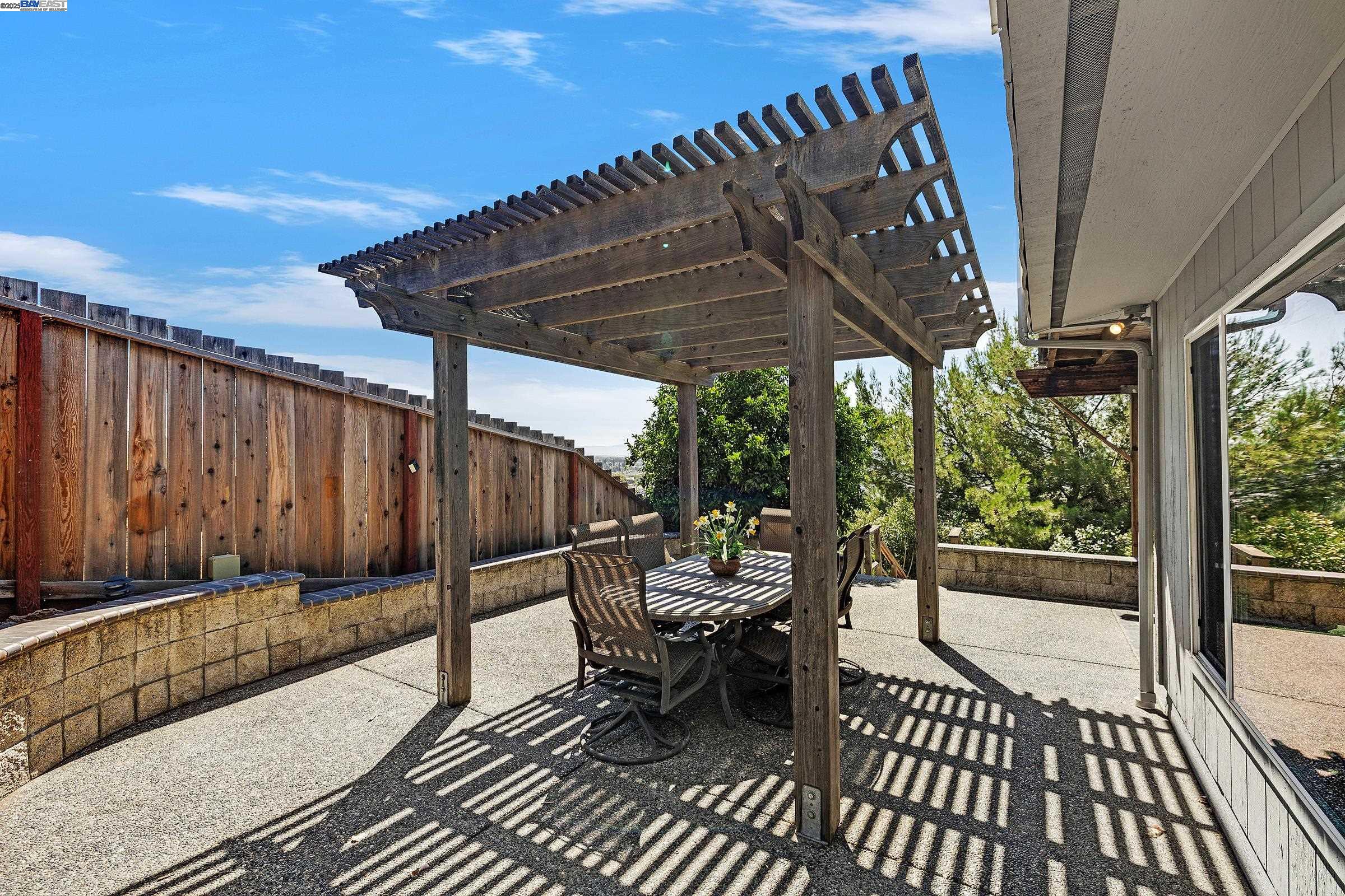 Detail Gallery Image 26 of 34 For 1939 Placer Dr, San Leandro,  CA 94578 - 2 Beds | 2 Baths