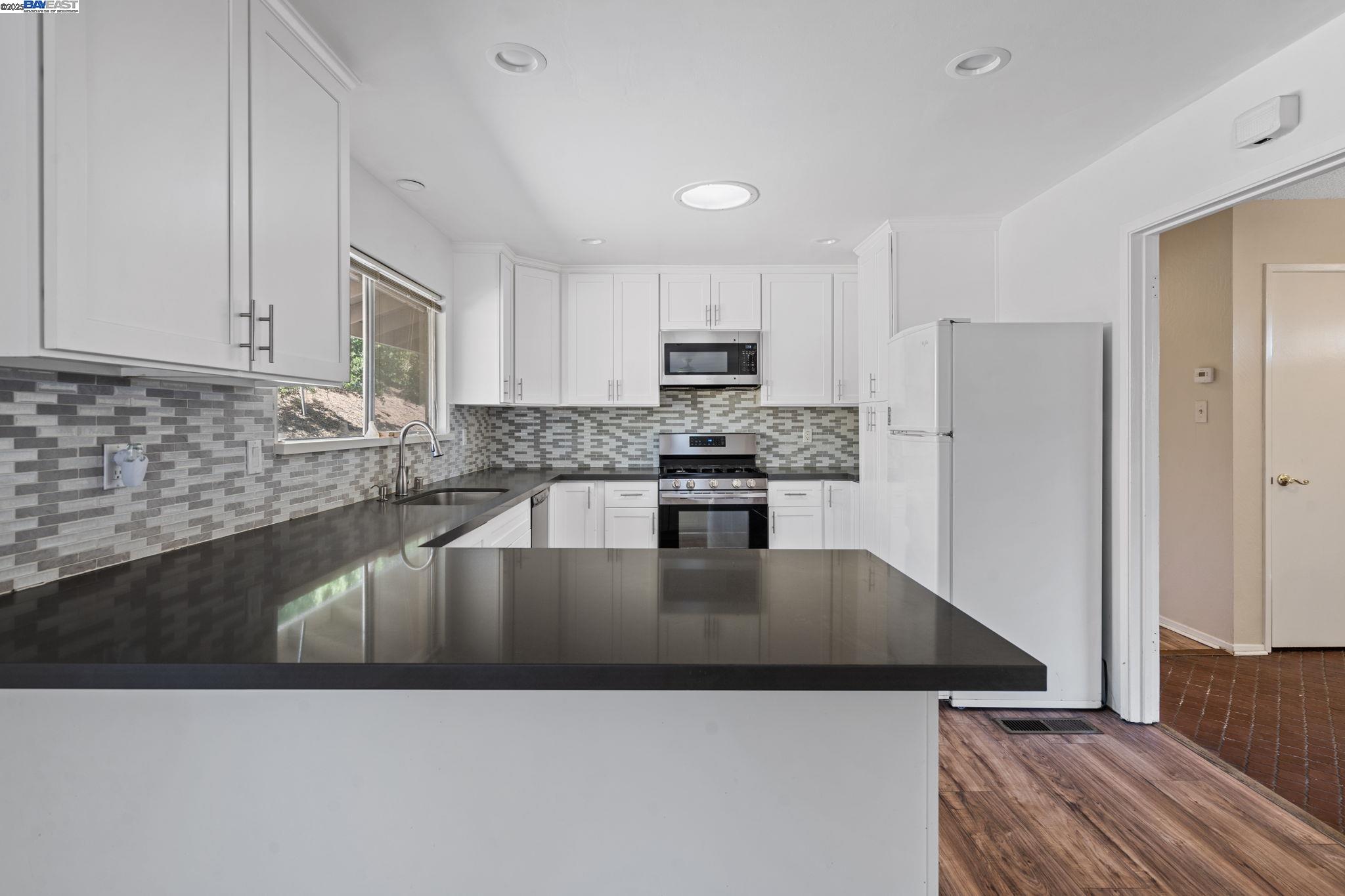 Detail Gallery Image 14 of 57 For 2592 Caballo Ranchero Dr, Diablo,  CA 94528 - 4 Beds | 2 Baths