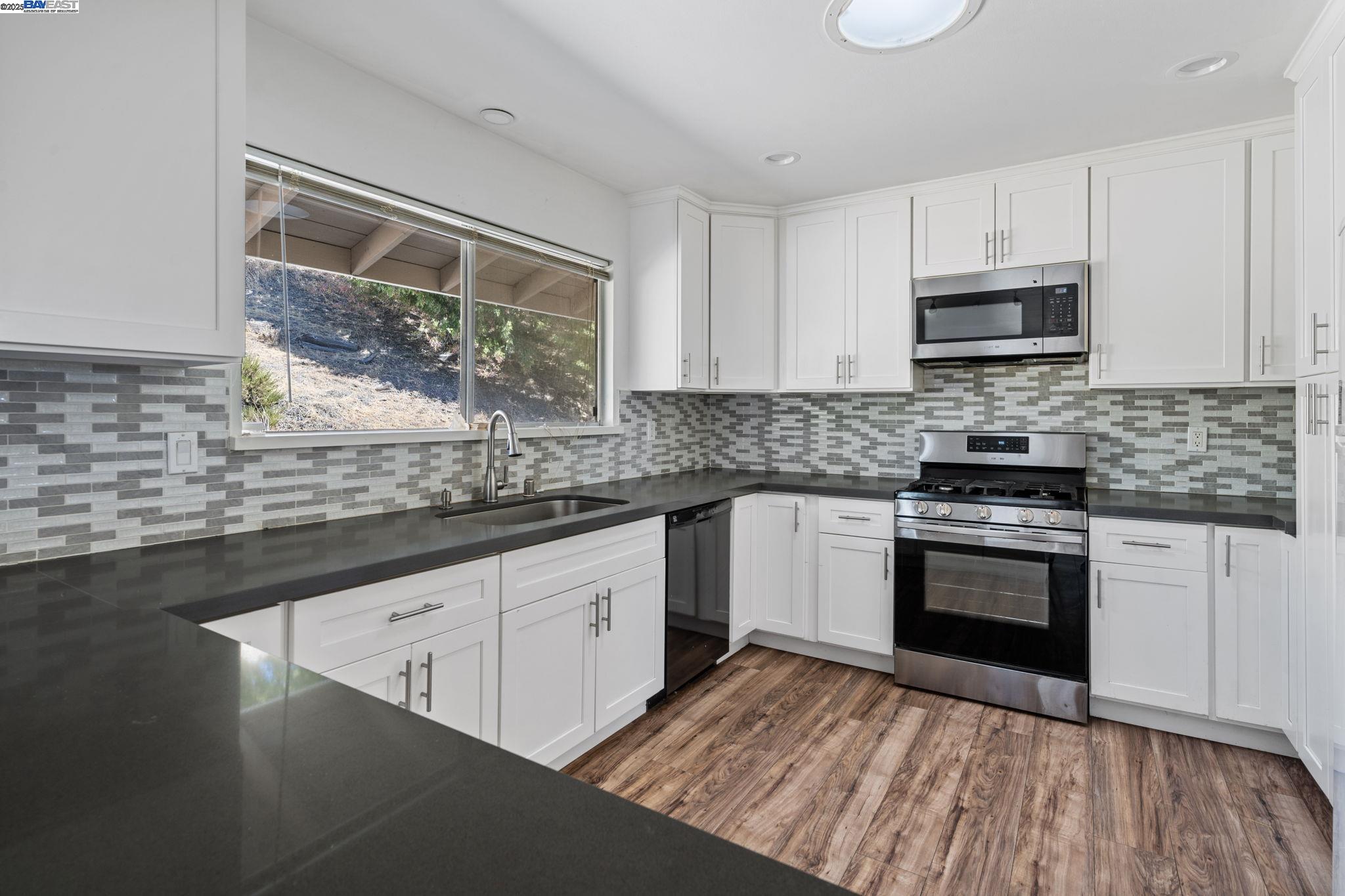 Detail Gallery Image 15 of 57 For 2592 Caballo Ranchero Dr, Diablo,  CA 94528 - 4 Beds | 2 Baths
