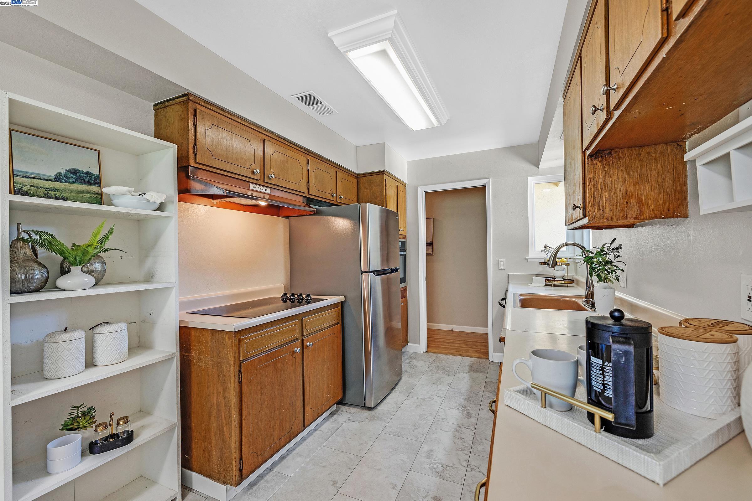 Detail Gallery Image 14 of 36 For 765 Moraga Drive, Livermore,  CA 94550 - 3 Beds | 2 Baths