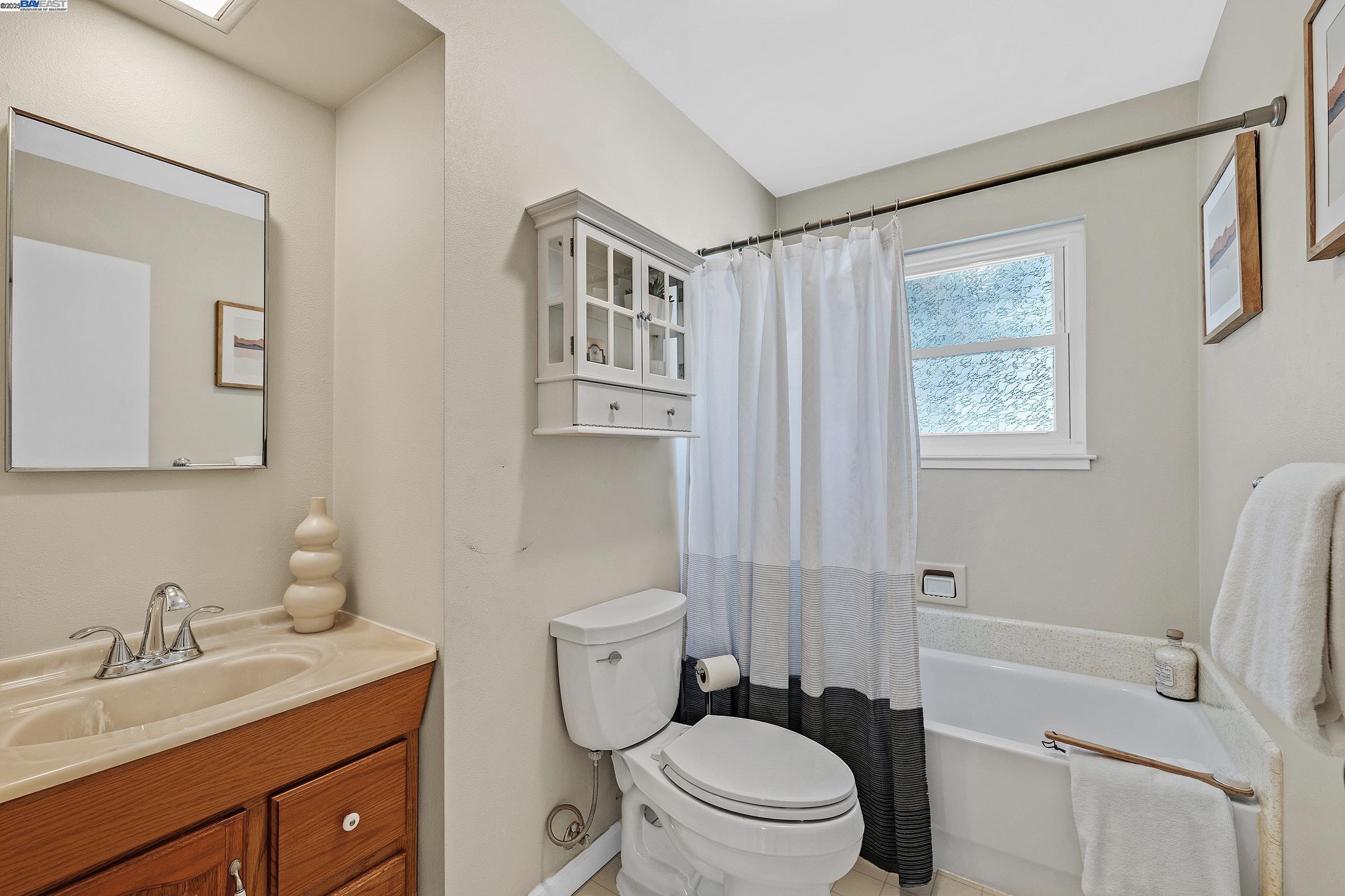 Detail Gallery Image 24 of 36 For 765 Moraga Drive, Livermore,  CA 94550 - 3 Beds | 2 Baths