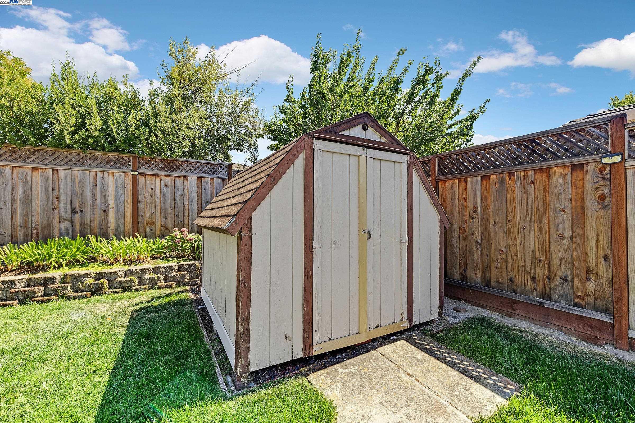 Detail Gallery Image 32 of 36 For 765 Moraga Drive, Livermore,  CA 94550 - 3 Beds | 2 Baths