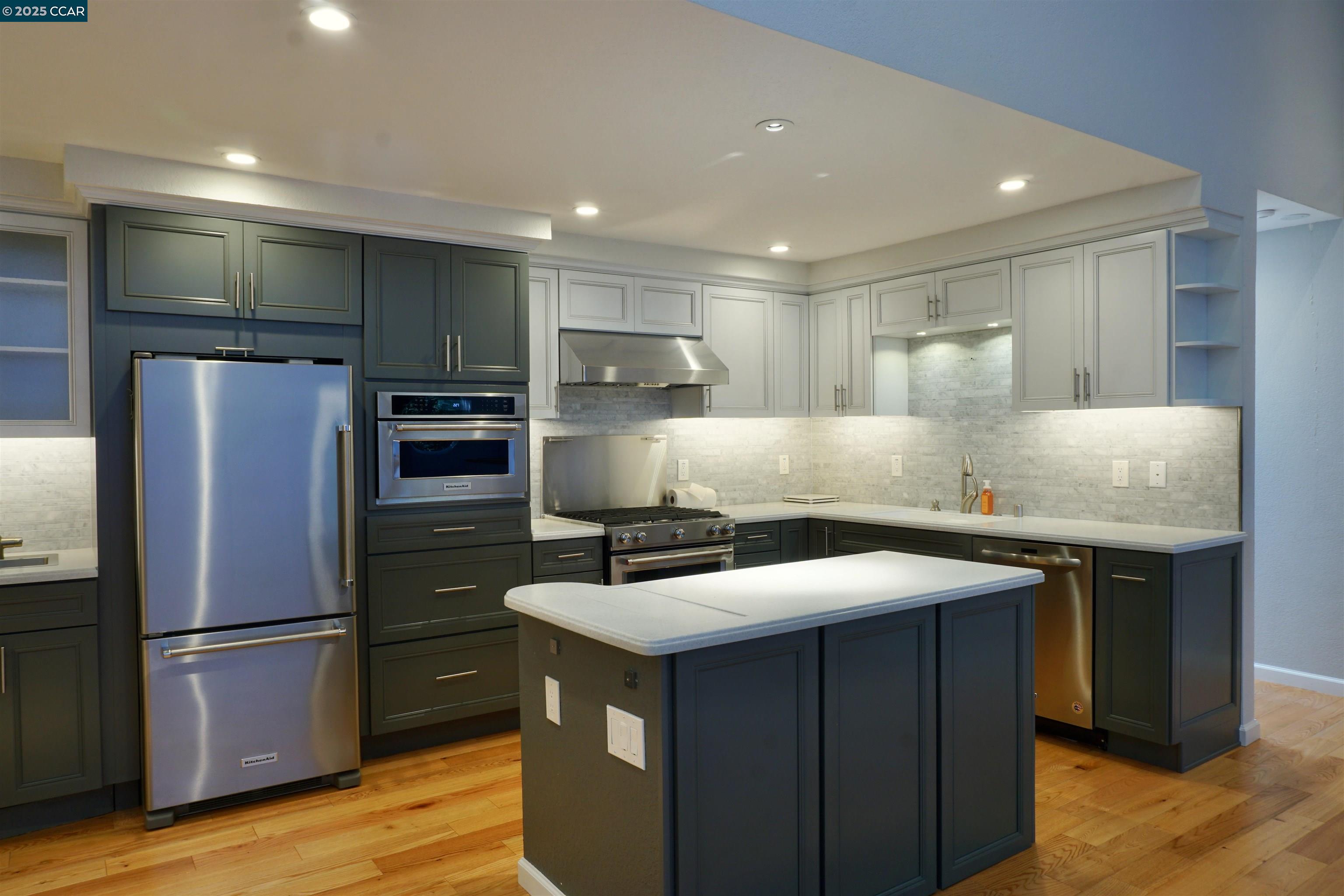 Photo #7: 41107742 Listing: Photo #7