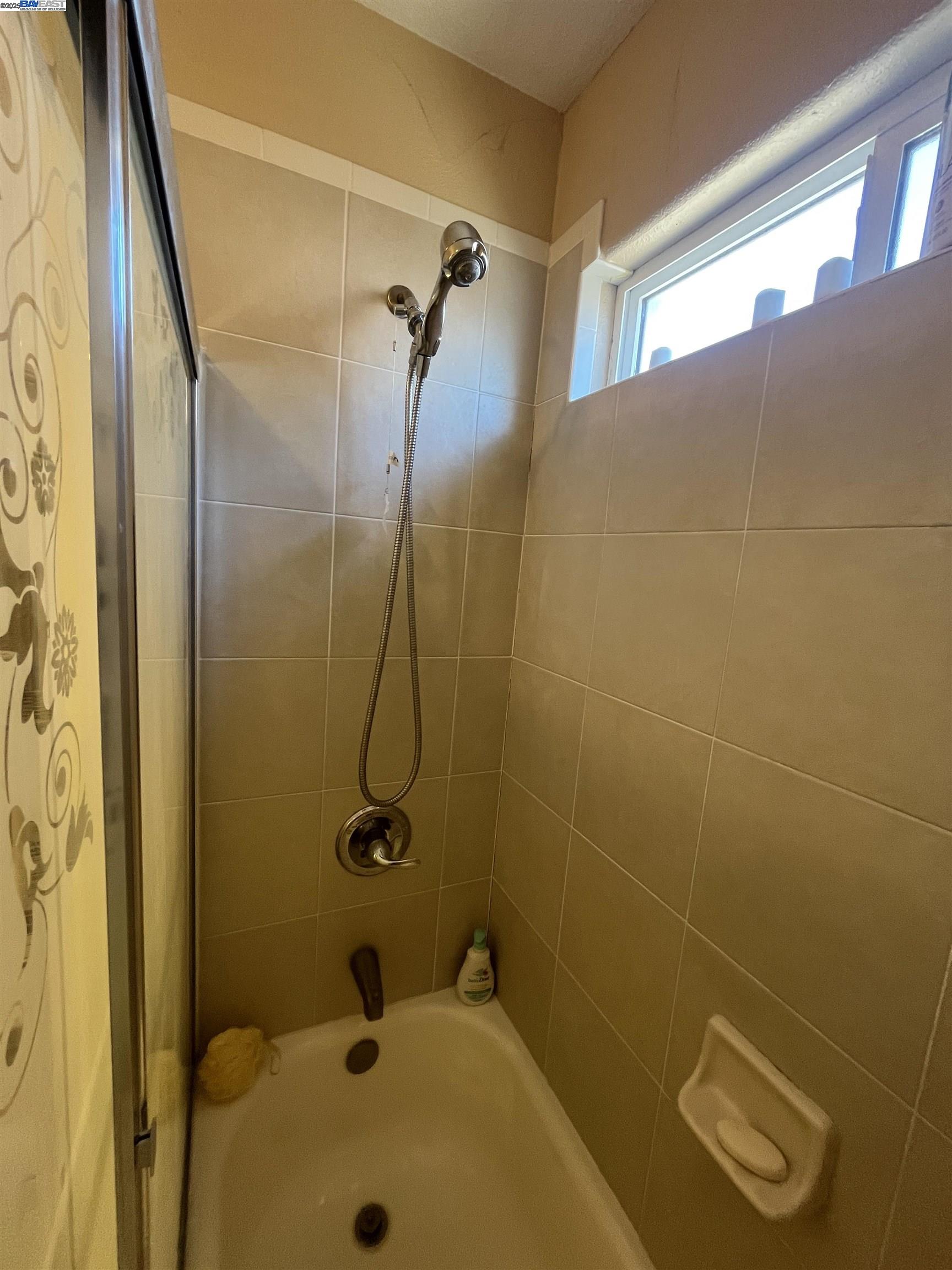 Detail Gallery Image 16 of 35 For 127 Willard Ave, Richmond,  CA 94801 - 4 Beds | 2 Baths
