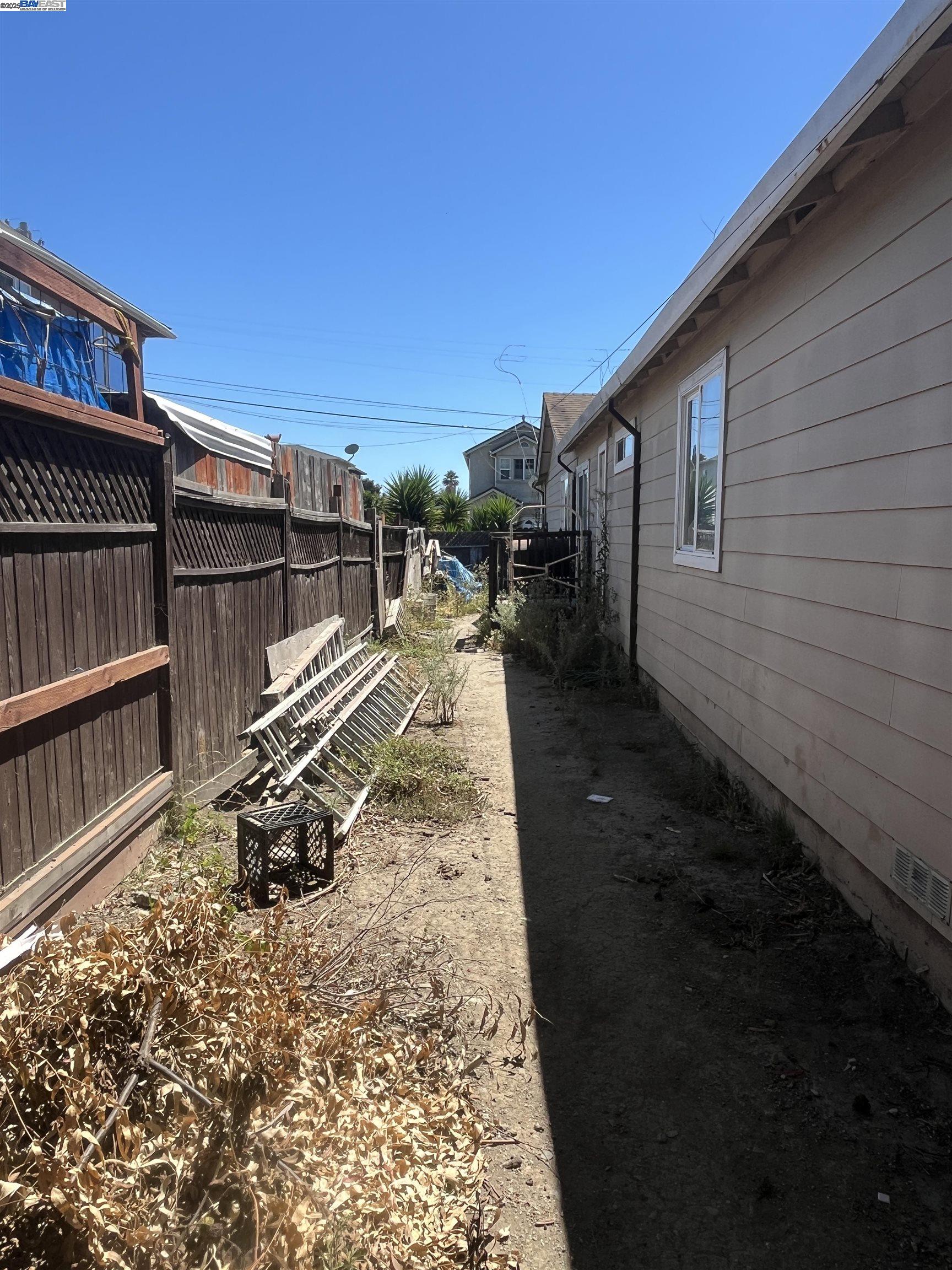 Detail Gallery Image 32 of 35 For 127 Willard Ave, Richmond,  CA 94801 - 4 Beds | 2 Baths