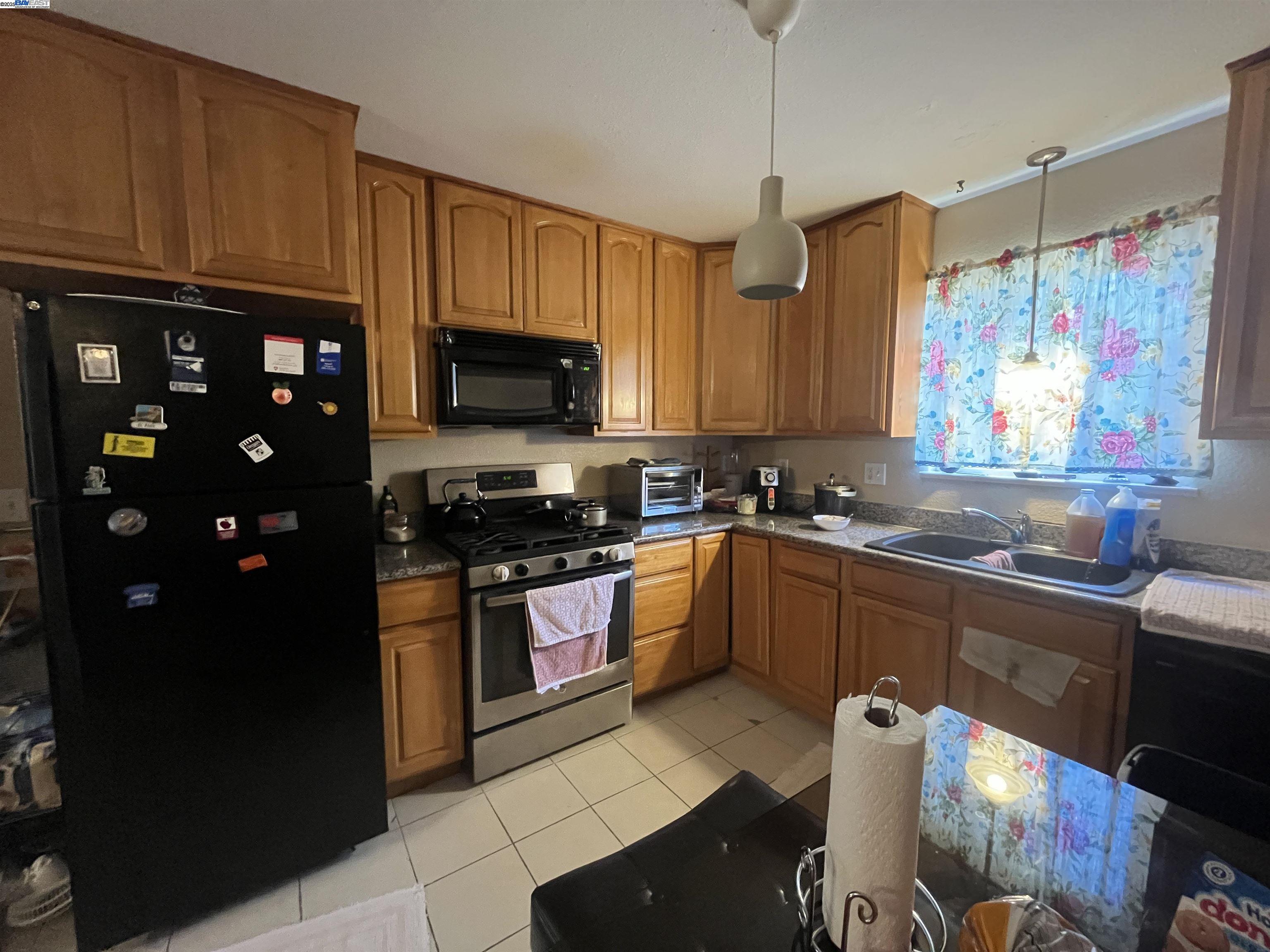 Detail Gallery Image 9 of 35 For 127 Willard Ave, Richmond,  CA 94801 - 4 Beds | 2 Baths