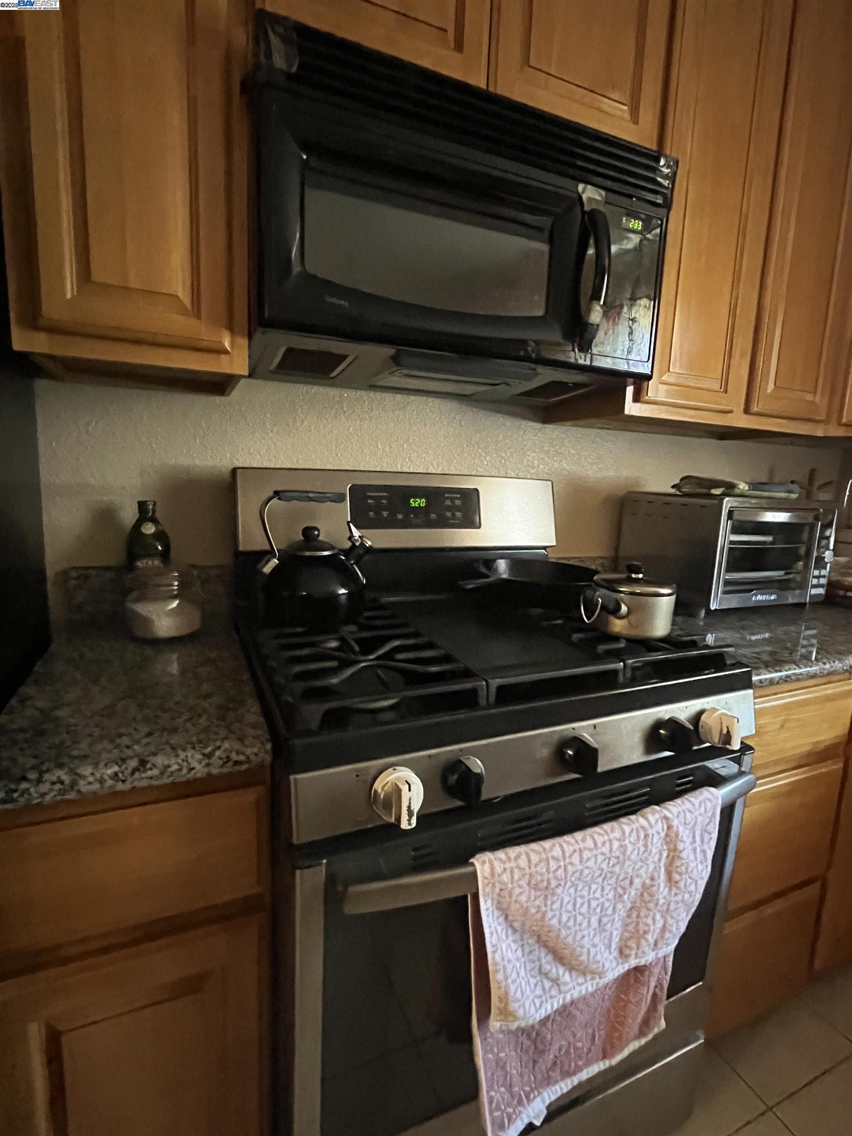 Detail Gallery Image 10 of 35 For 127 Willard Ave, Richmond,  CA 94801 - 4 Beds | 2 Baths