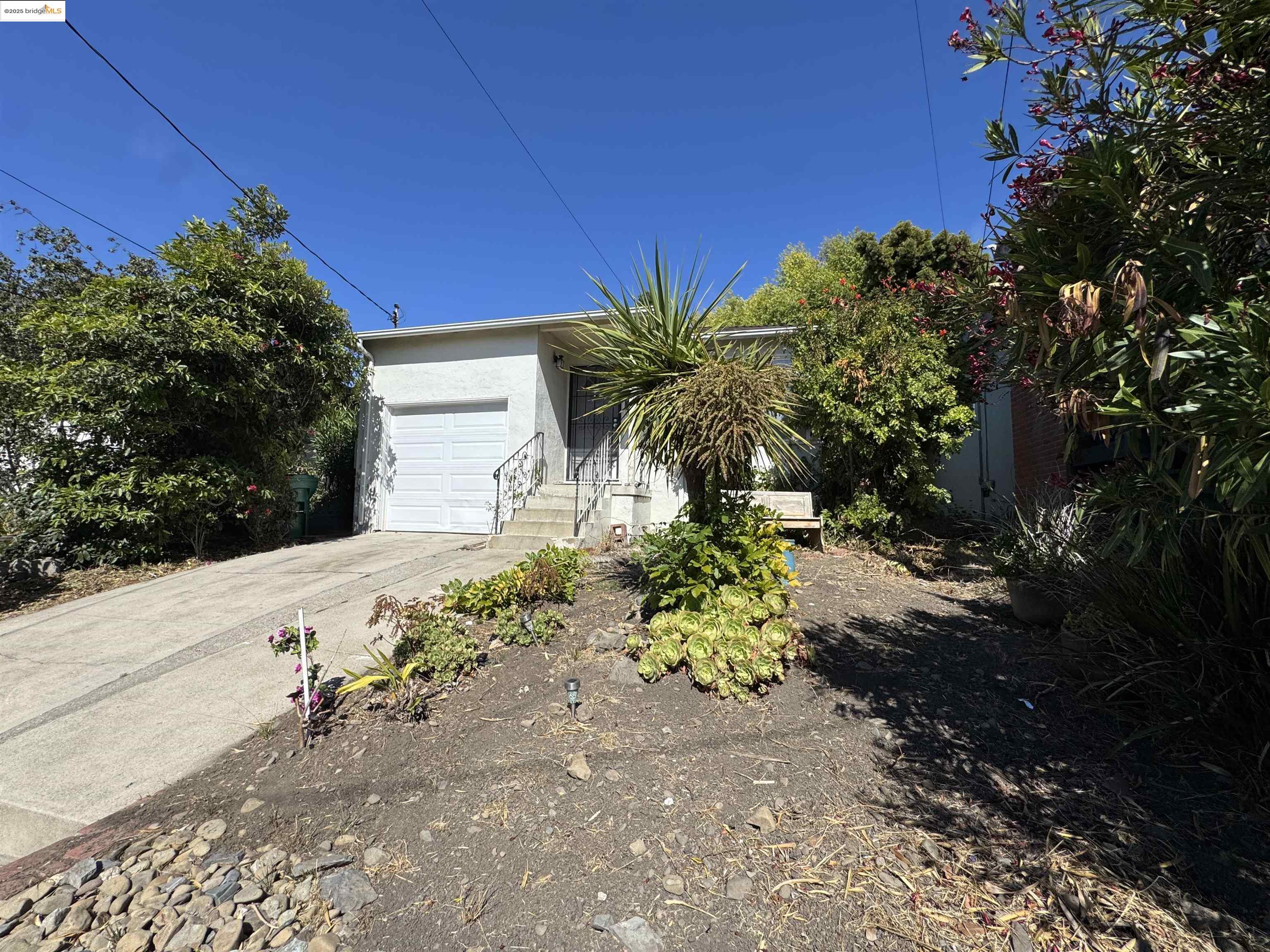 Detail Gallery Image 3 of 15 For 1909 Francisco Way, Richmond,  CA 94805 - 2 Beds | 1 Baths