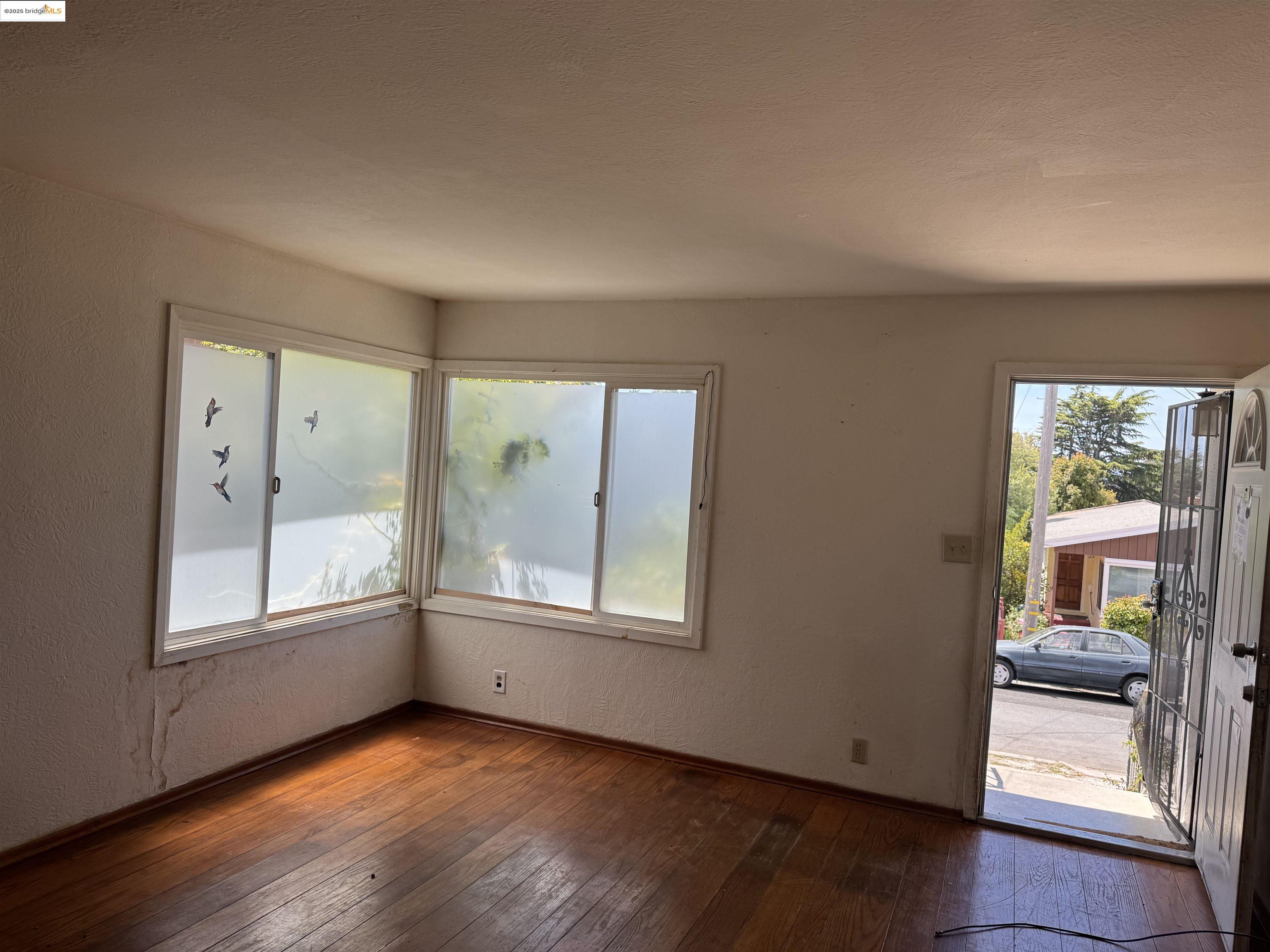 Detail Gallery Image 4 of 15 For 1909 Francisco Way, Richmond,  CA 94805 - 2 Beds | 1 Baths