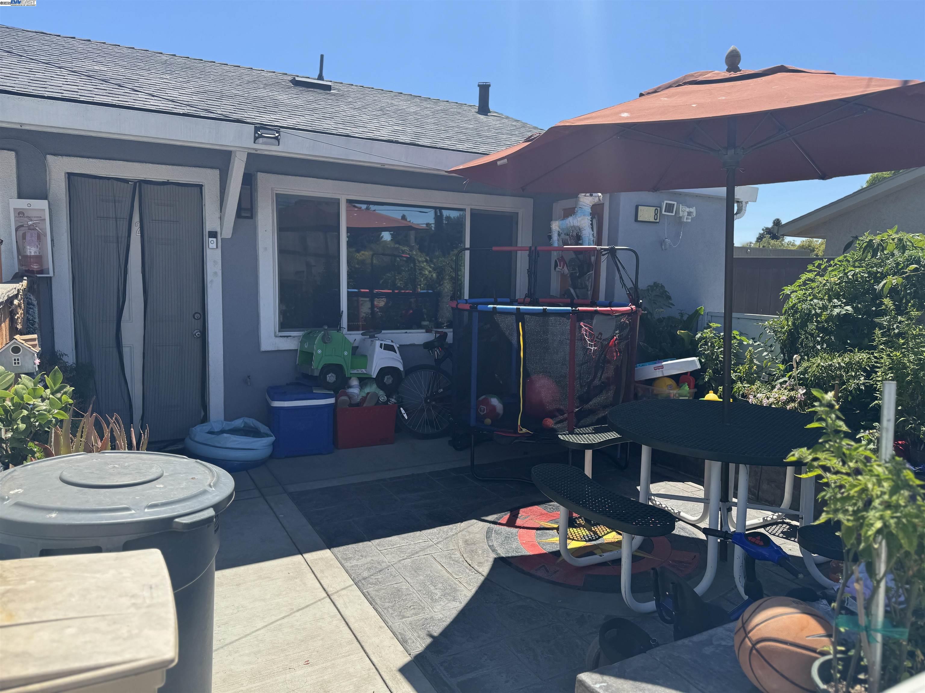 Detail Gallery Image 3 of 8 For 2118 Addison Ave, East Palo Alto,  CA 94303 - 4 Beds | 4 Baths