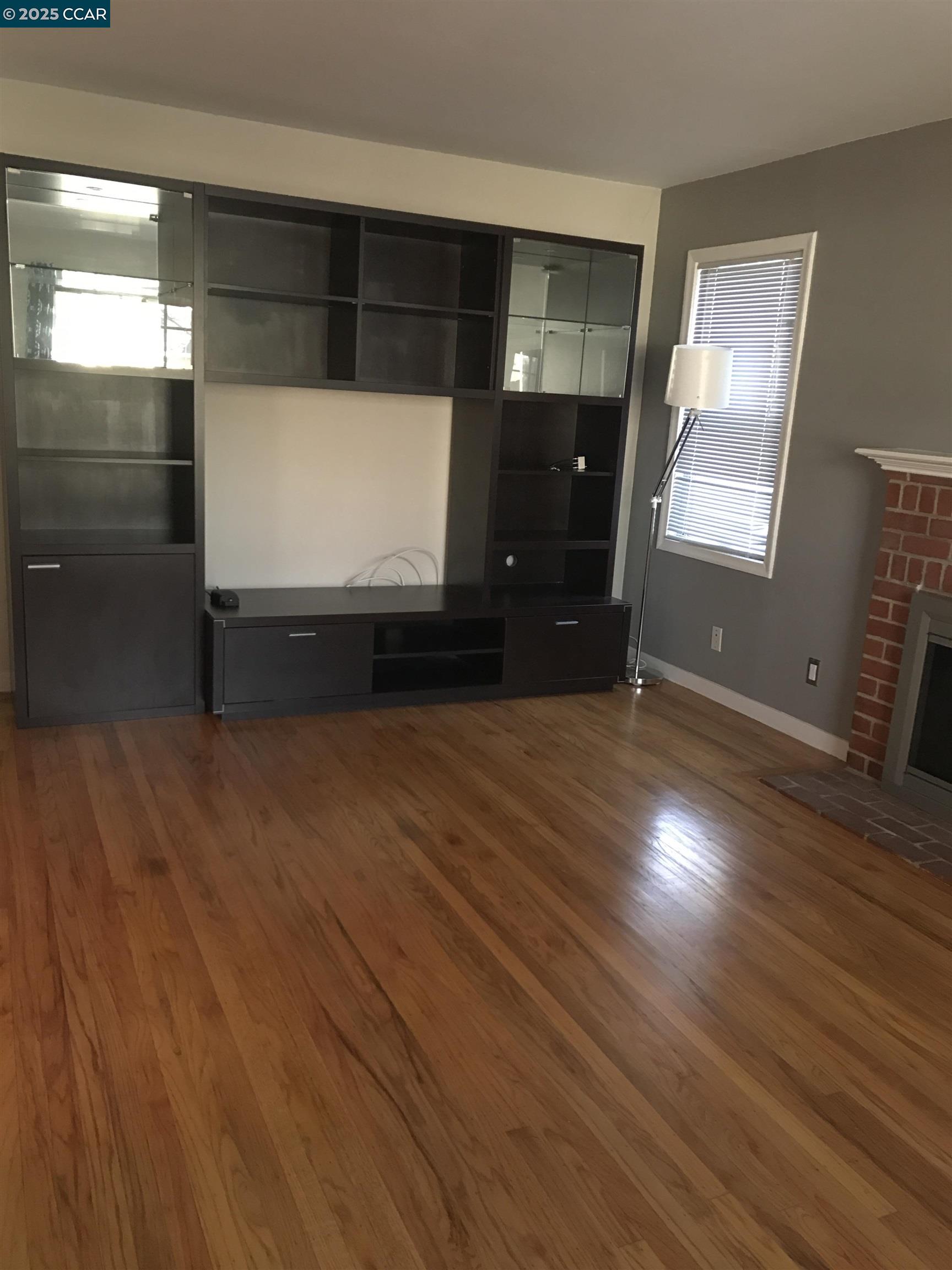 Detail Gallery Image 2 of 15 For 2940 Mount Diablo St, Concord,  CA 94518 - 2 Beds | 1 Baths