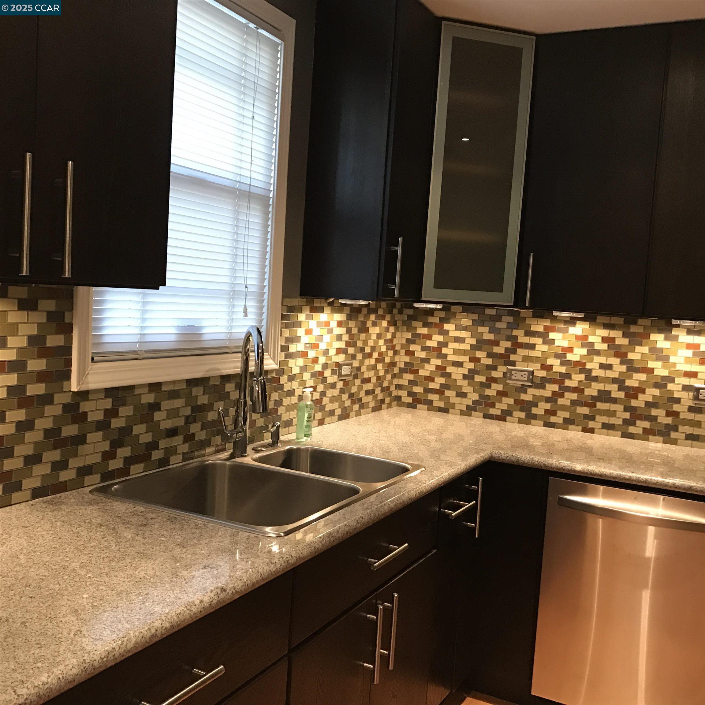Detail Gallery Image 10 of 15 For 2940 Mount Diablo St, Concord,  CA 94518 - 2 Beds | 1 Baths