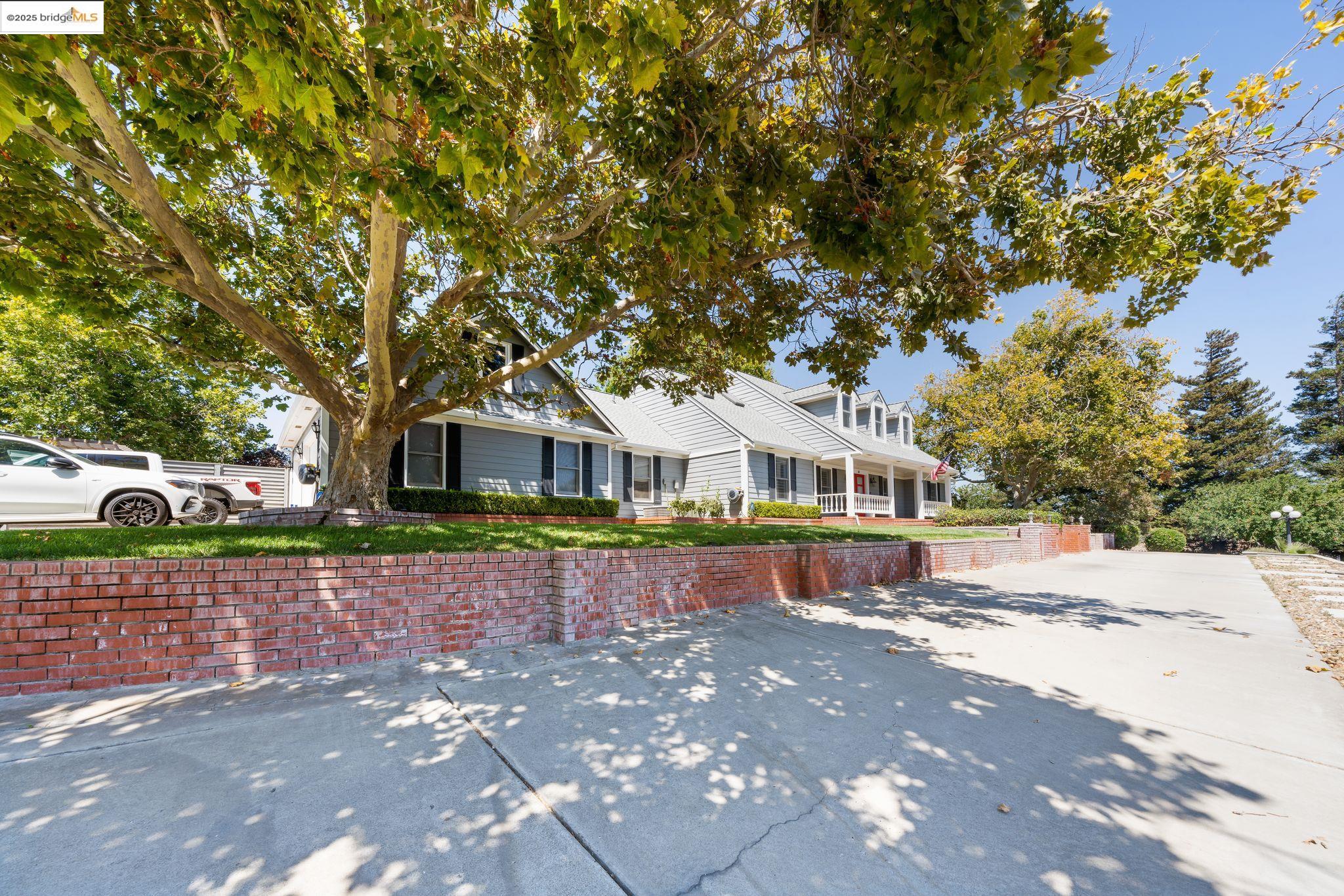 Detail Gallery Image 3 of 47 For 51 Cunha Ct, Oakley,  CA 94561 - 4 Beds | 3 Baths