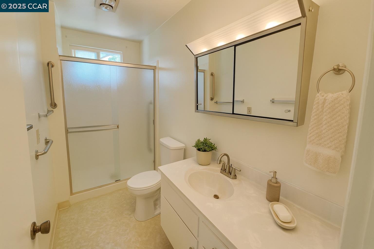Detail Gallery Image 5 of 34 For 137 Neptune Place, San Ramon,  CA 94583-3949 - 2 Beds | 2 Baths