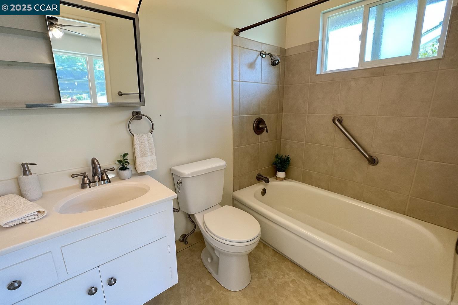 Detail Gallery Image 6 of 34 For 137 Neptune Place, San Ramon,  CA 94583-3949 - 2 Beds | 2 Baths